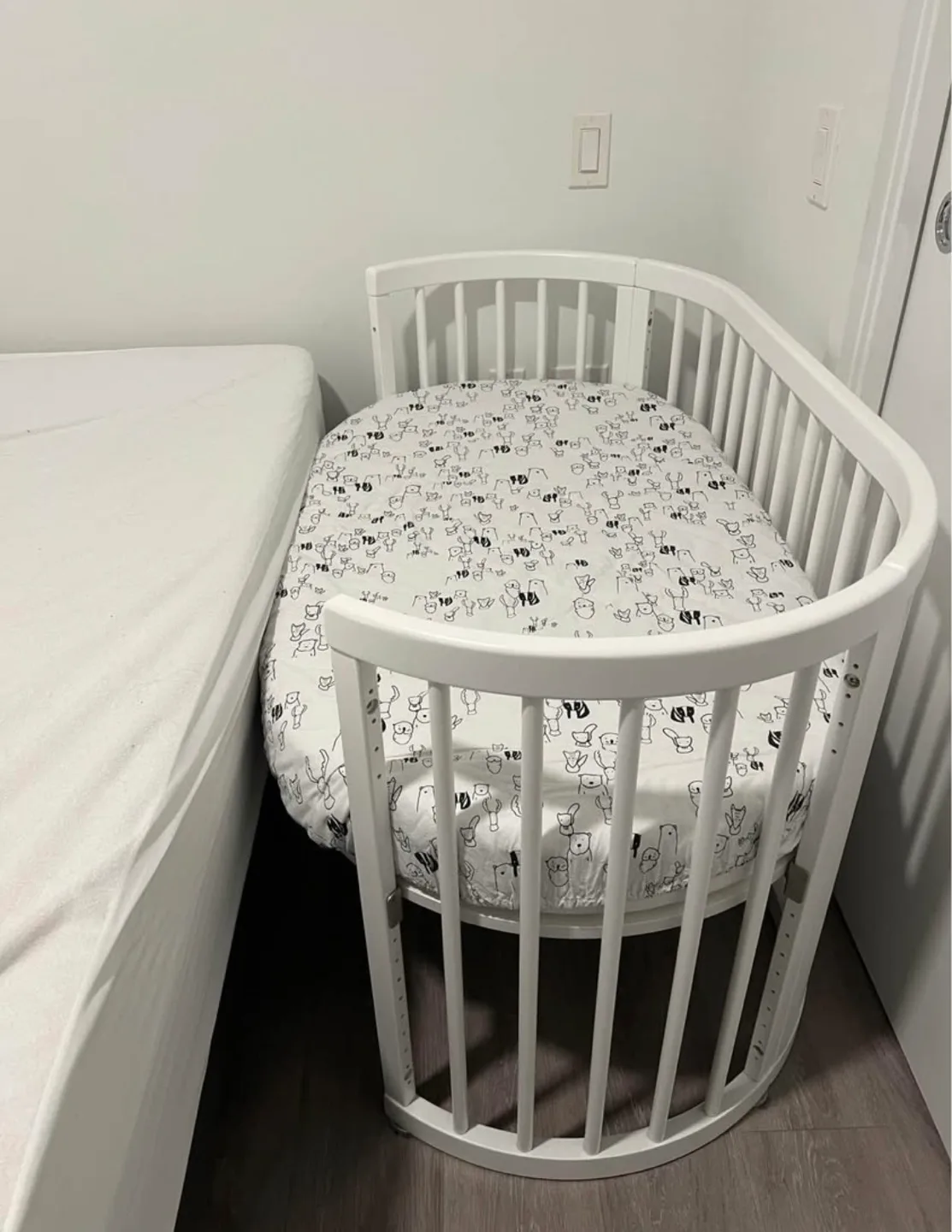 Coco Village oval crib white + mattress image indicator(3)
