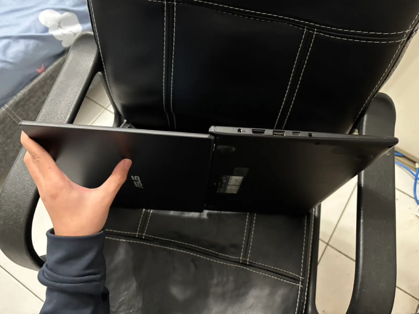 ASUS Laptop L410M image indicator(4)