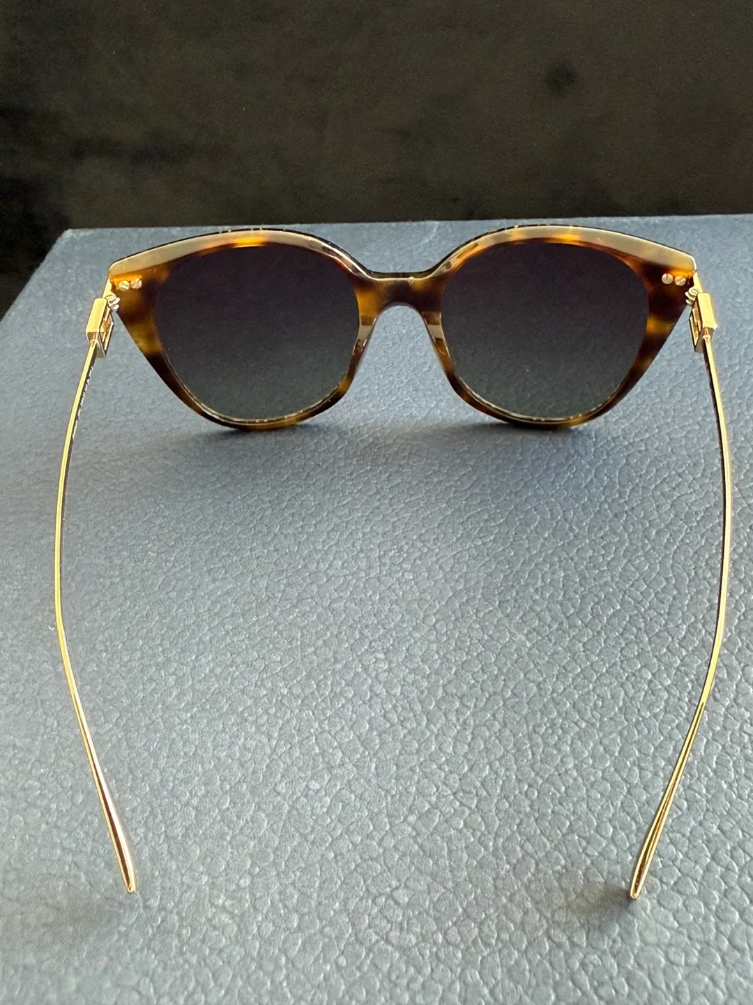 FENDI Brown Cat Eye Ladies Sunglasses FE40047I 55H. image indicator(6)