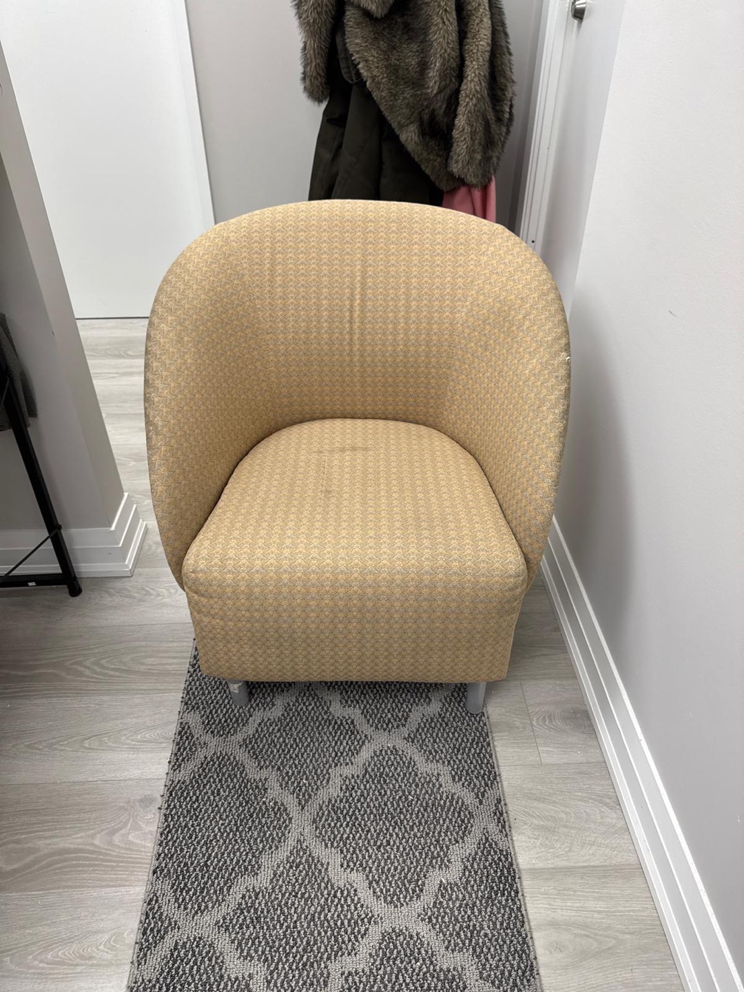 Beige Accent Chair 💚