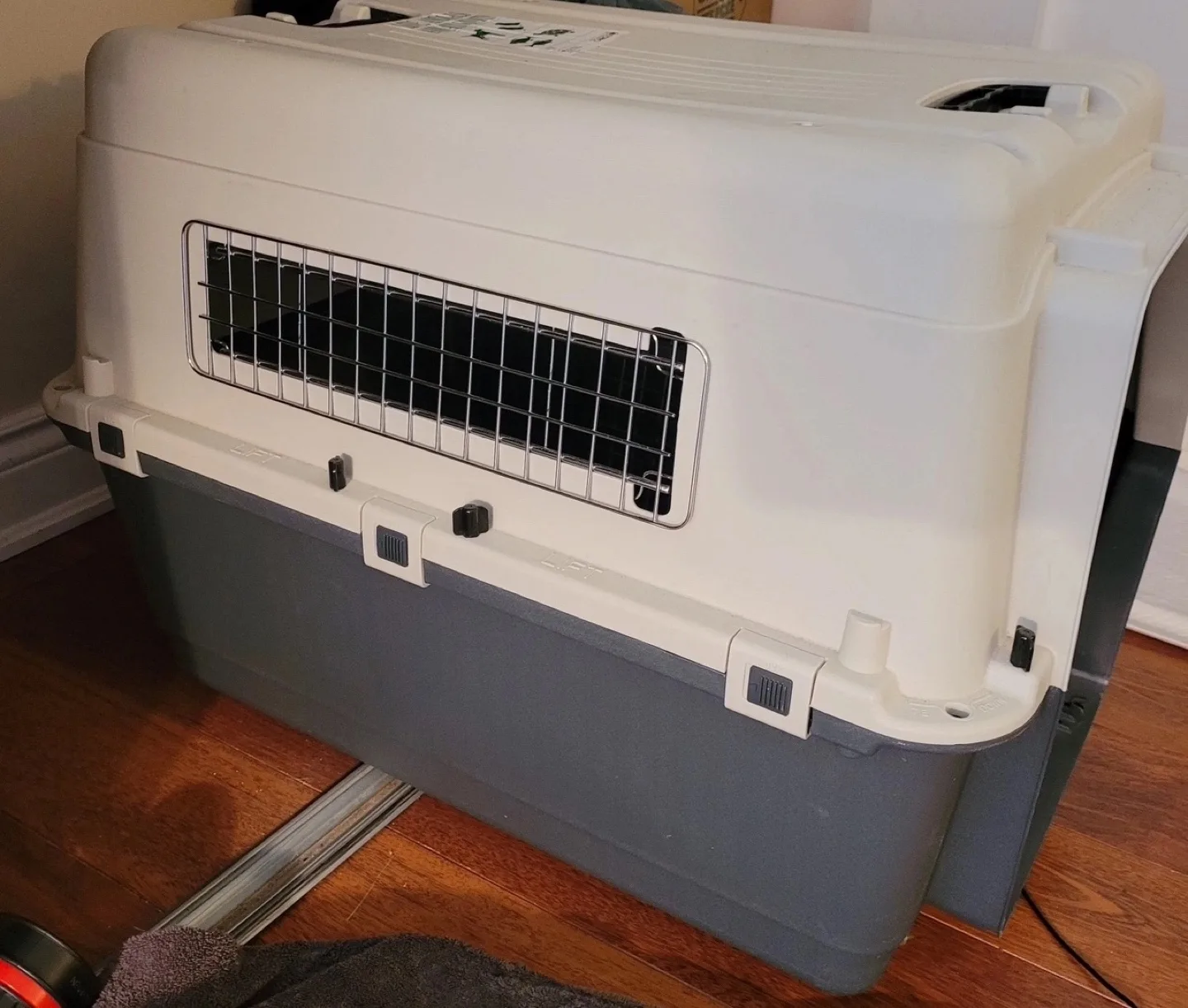 Petmate Essentials Portable Pet Crate image indicator(5)