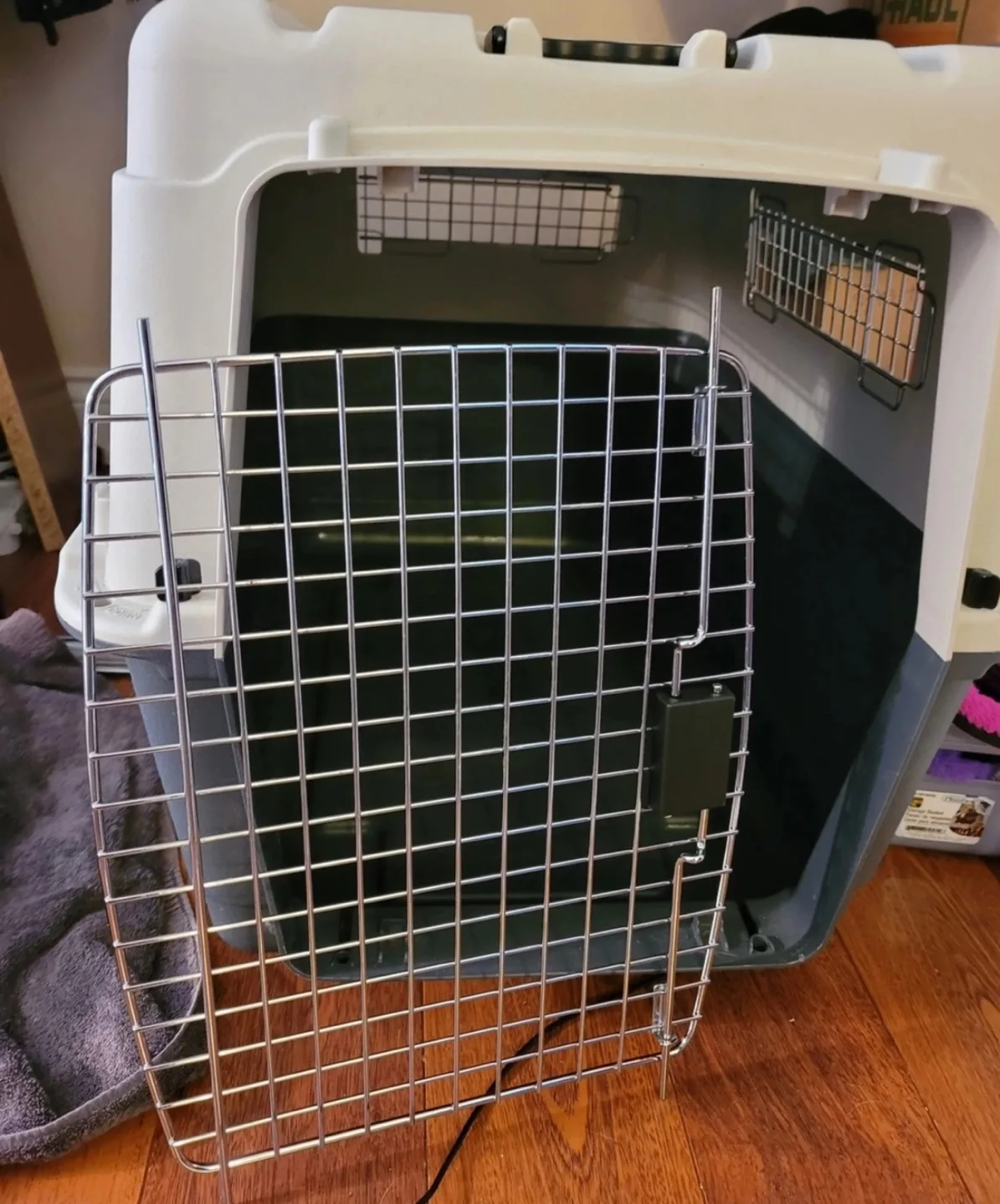 Petmate Essentials Portable Pet Crate image indicator(4)