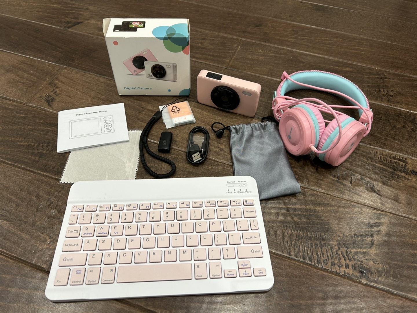 Headphones, Keyboard and Camera - Pink Electronic Pack!