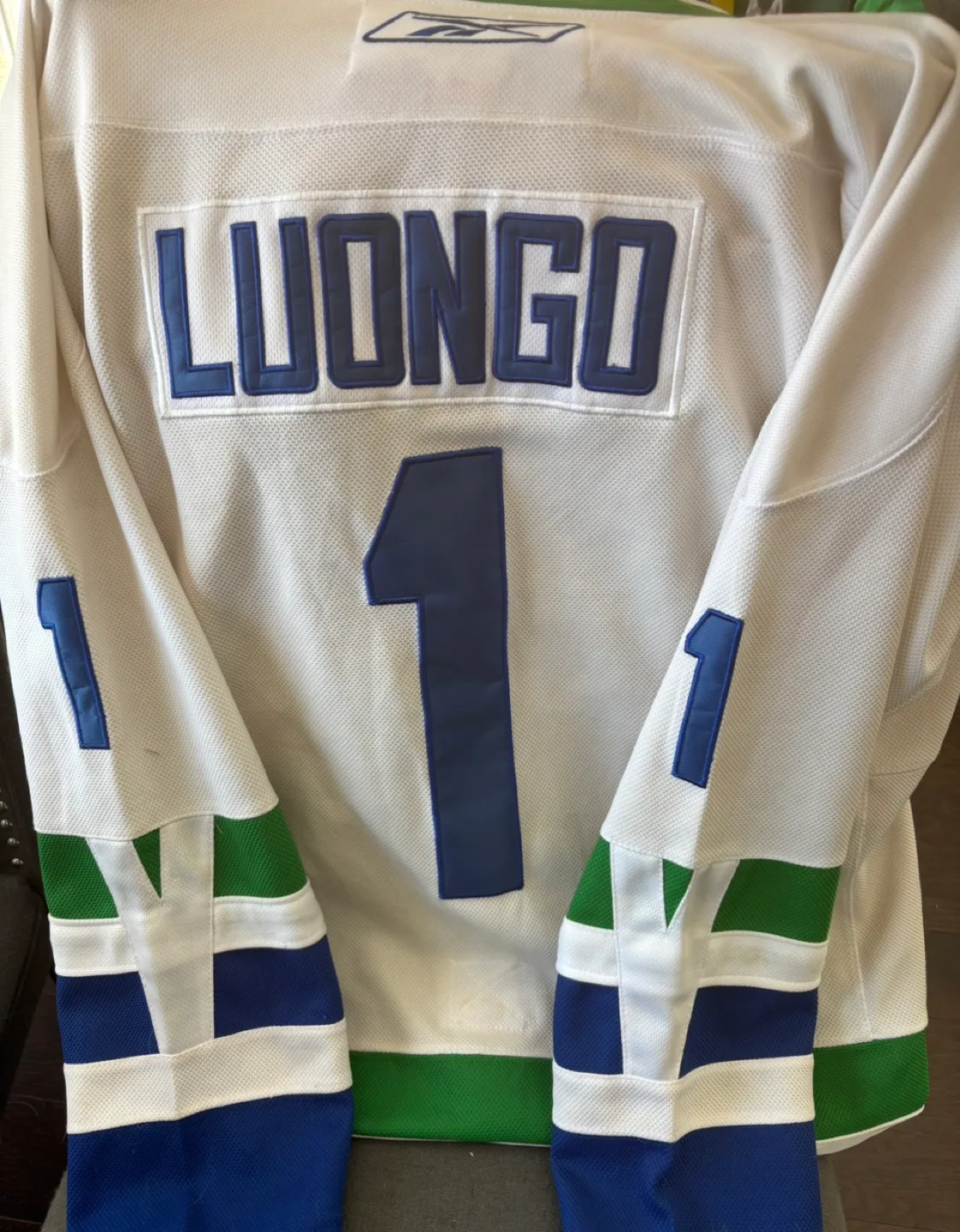 Luongo Canucks Reebok Jersey Size 52 image indicator(2)