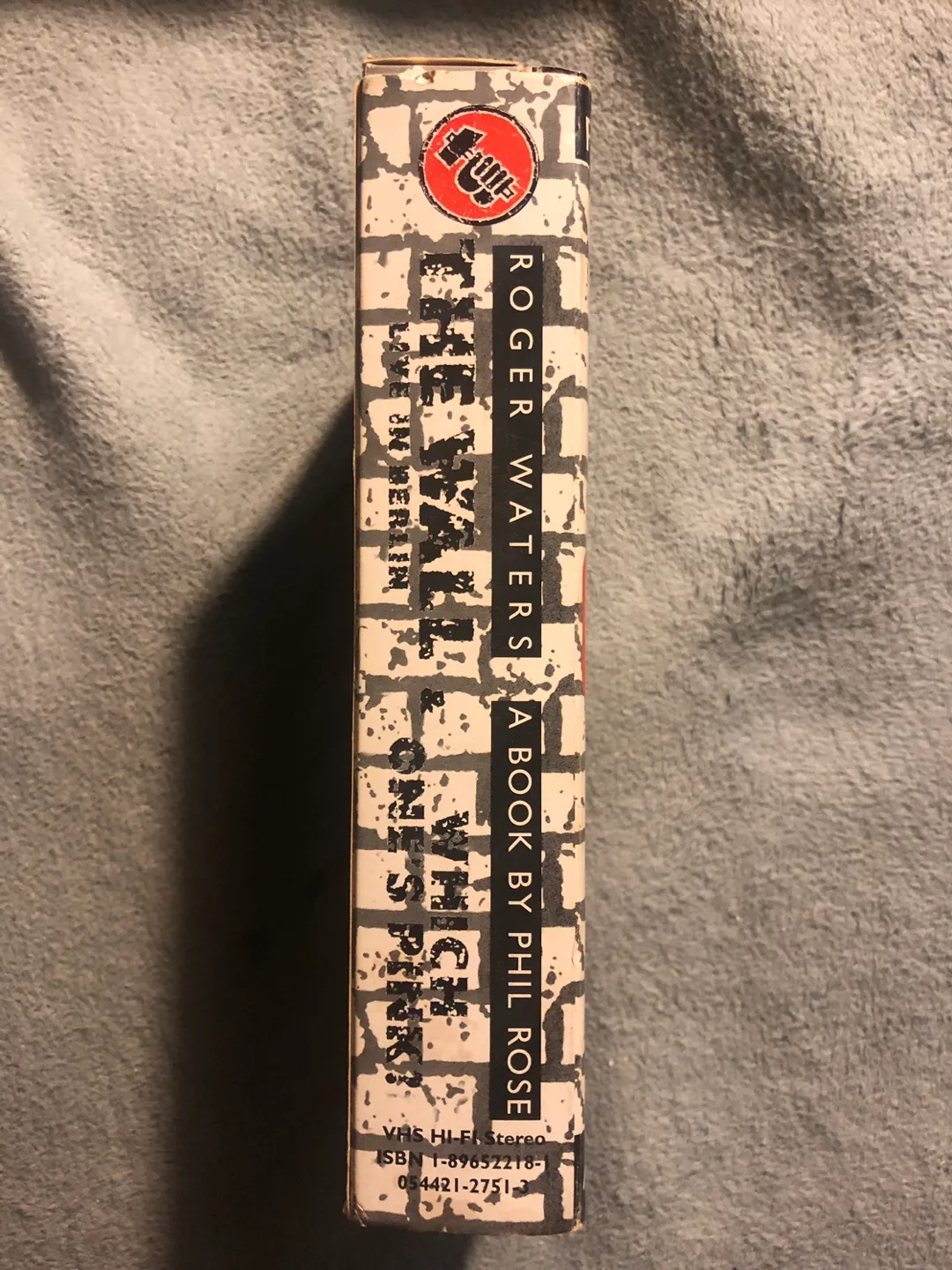 Roger Waters The Wall Live in Berlin VHS & Book image indicator(3)