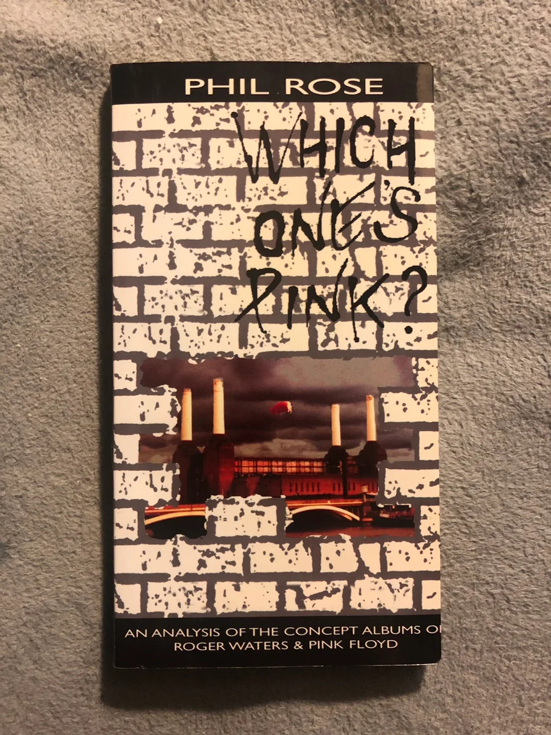 Roger Waters The Wall Live in Berlin VHS & Book image indicator(9)