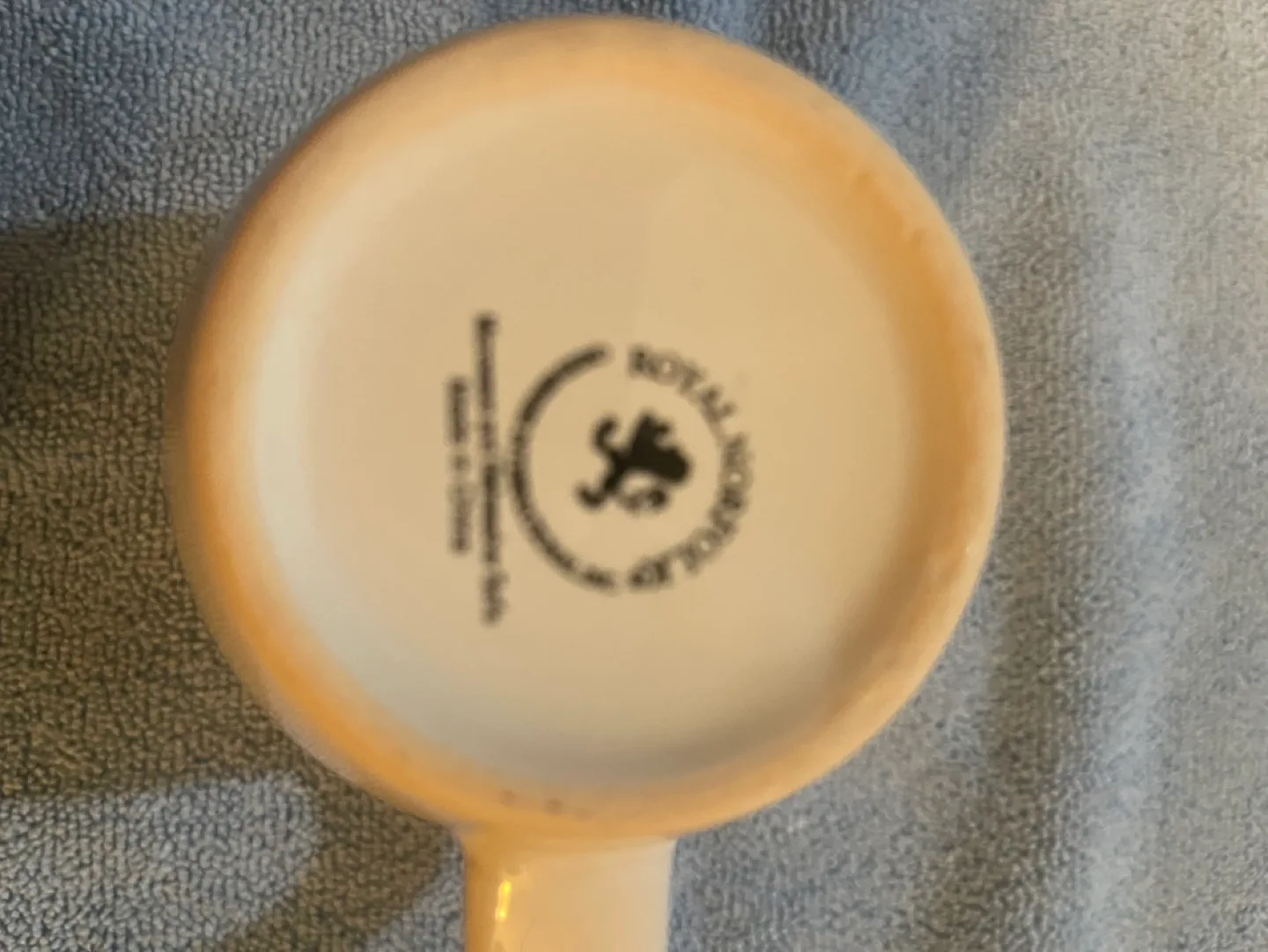 Royal Doulton Christmas Mug - "It's the Season to be Jolly" image indicator(6)