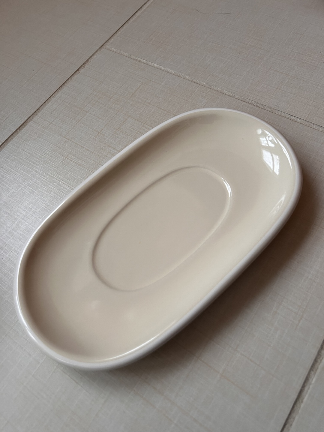 Cream-Colored Ceramic Sauce Boat and Matching Dish - photo 4