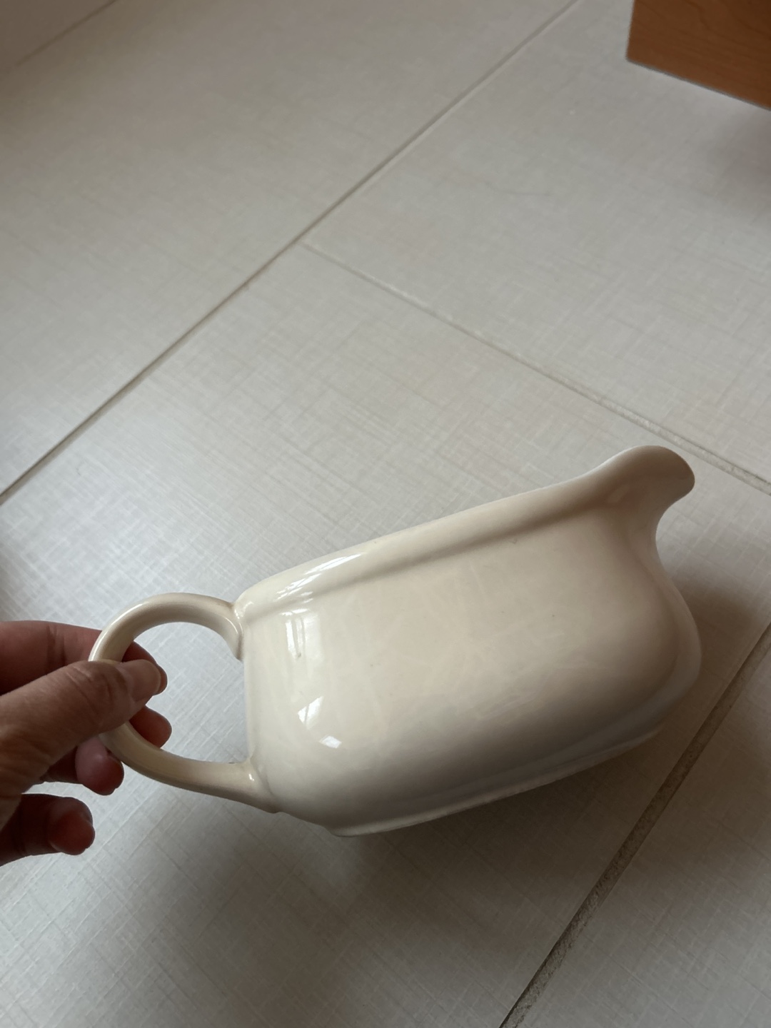 Cream-Colored Ceramic Sauce Boat and Matching Dish