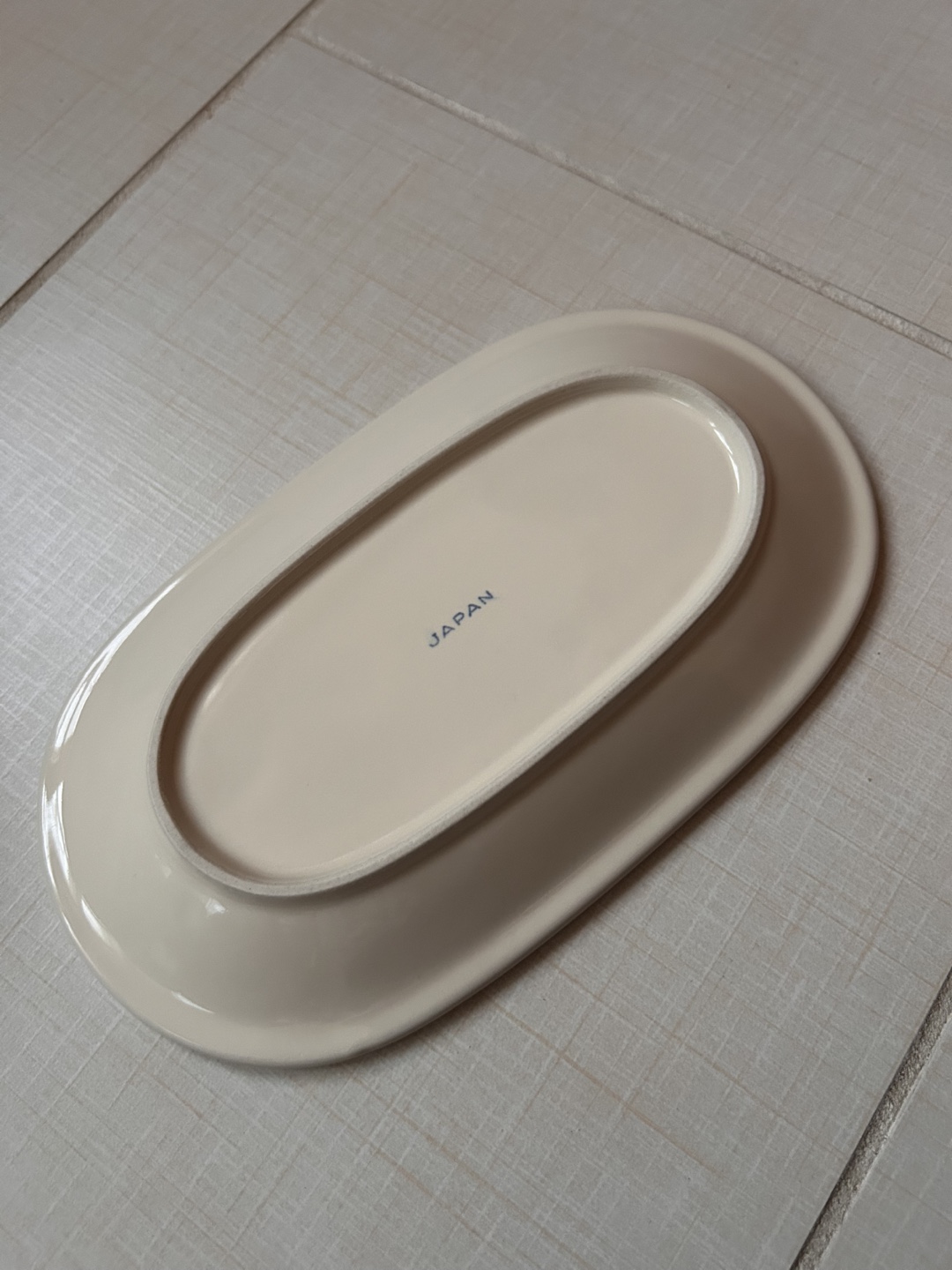 Cream-Colored Ceramic Sauce Boat and Matching Dish - photo 5