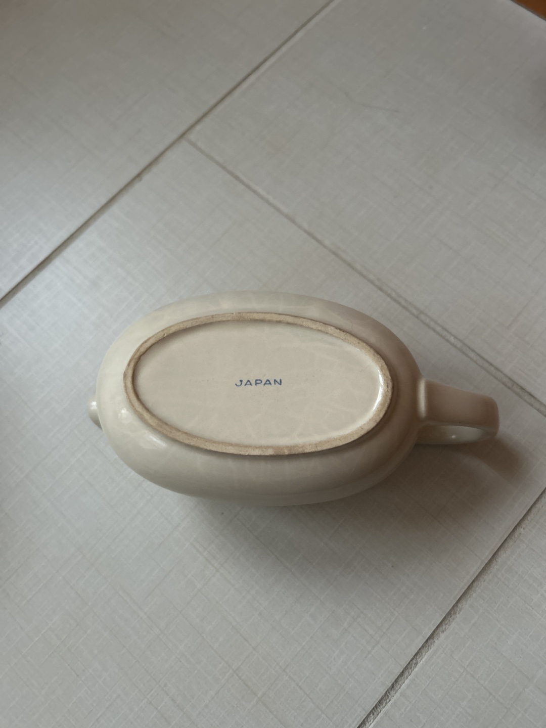Cream-Colored Ceramic Sauce Boat and Matching Dish - photo 3