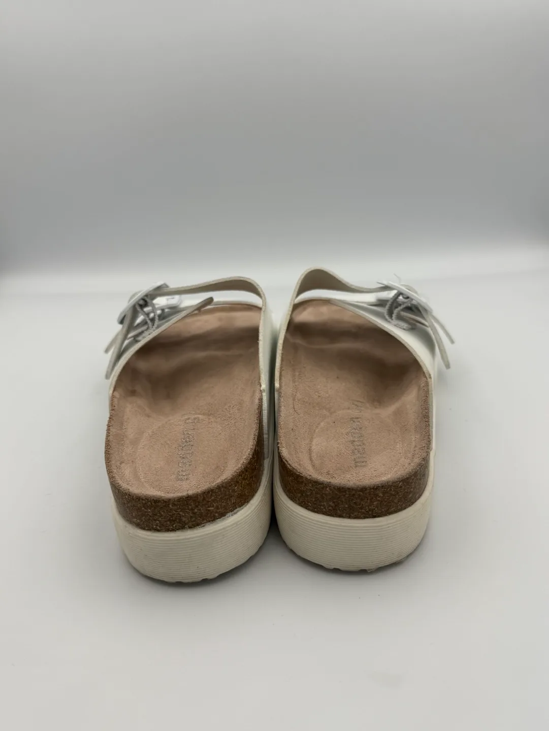 ✨Women’s Madden Girl White Sandals – Great Condition! Size 6.5✨ image indicator(3)