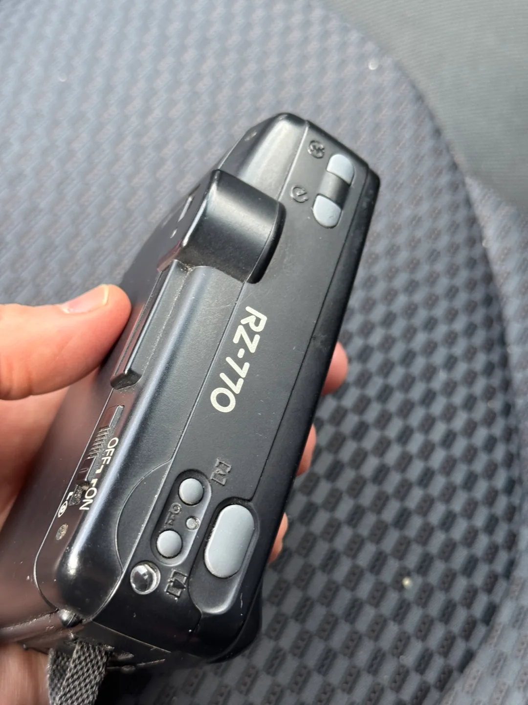 Ricoh RZ-770 35-70mm Zoom 35mm Analog Film Camera image indicator(3)