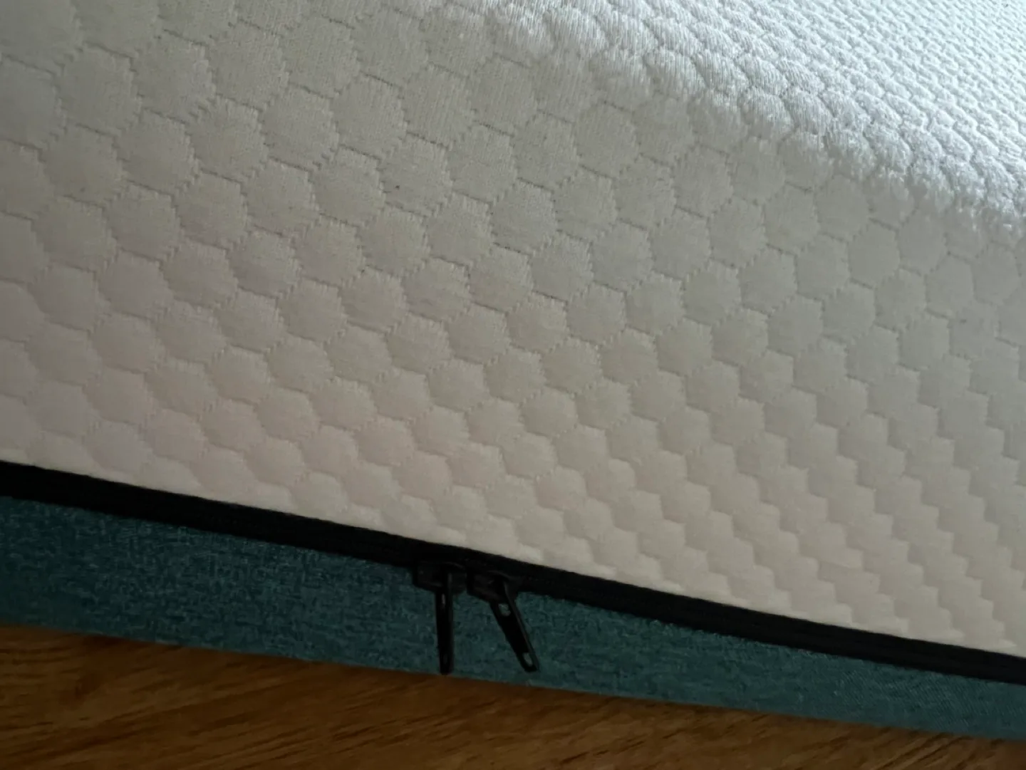 New Queen size mattress - 6 inch - memory foam image indicator(3)