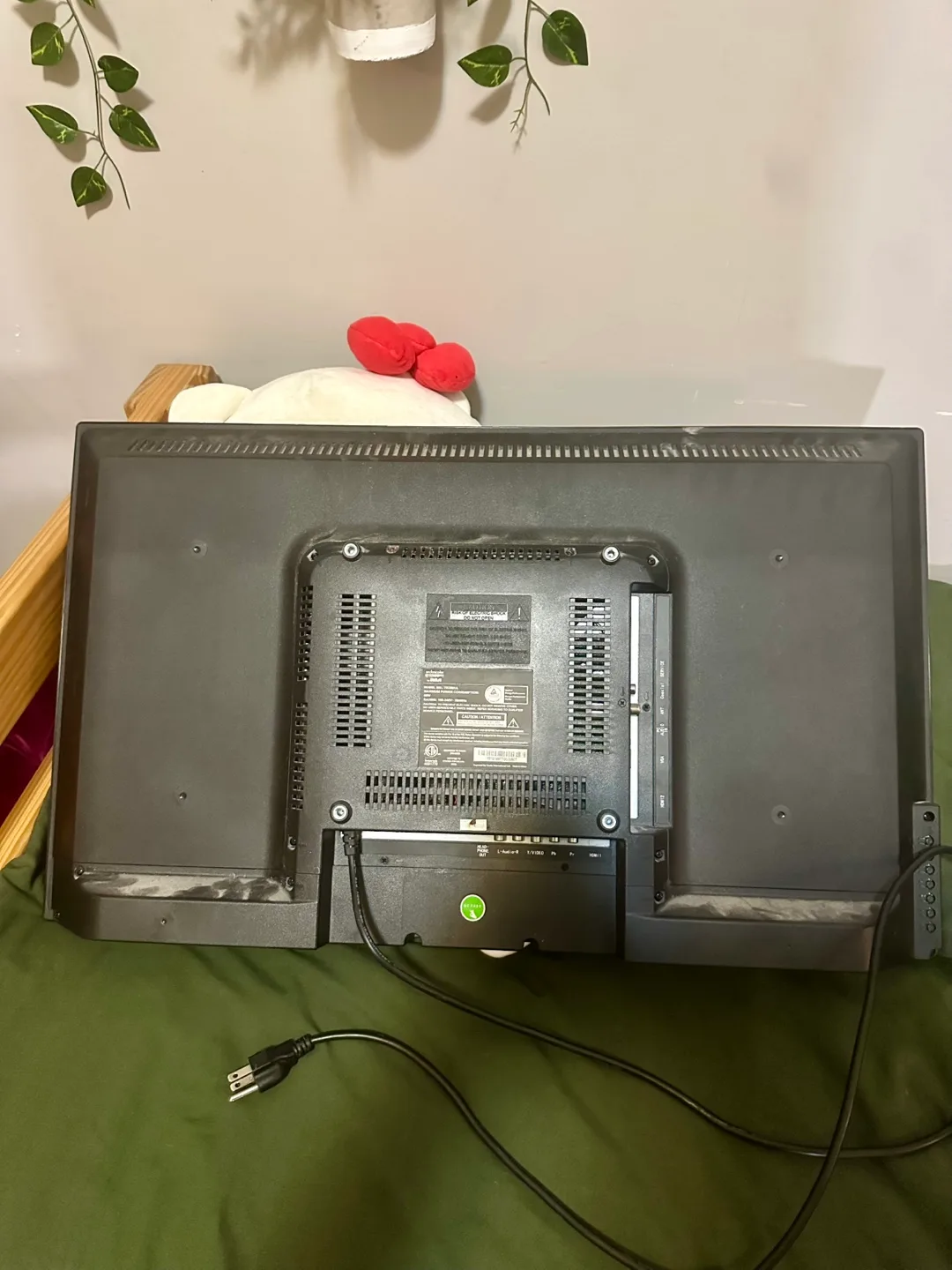 Old RCA Technicolour TV — No remote, No Stand image indicator(2)