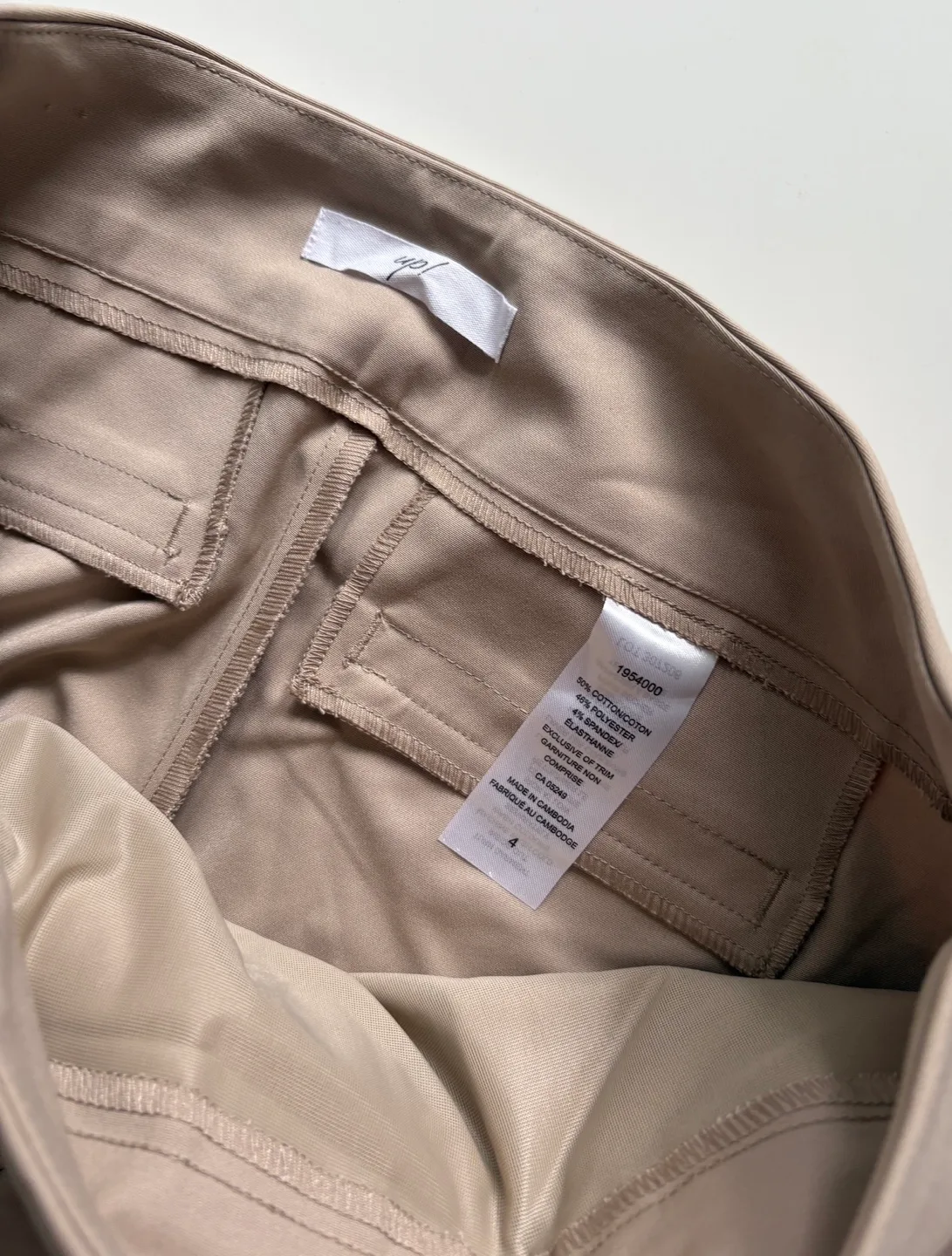 Women's Beige Ankle Pants Size 4 image indicator(2)