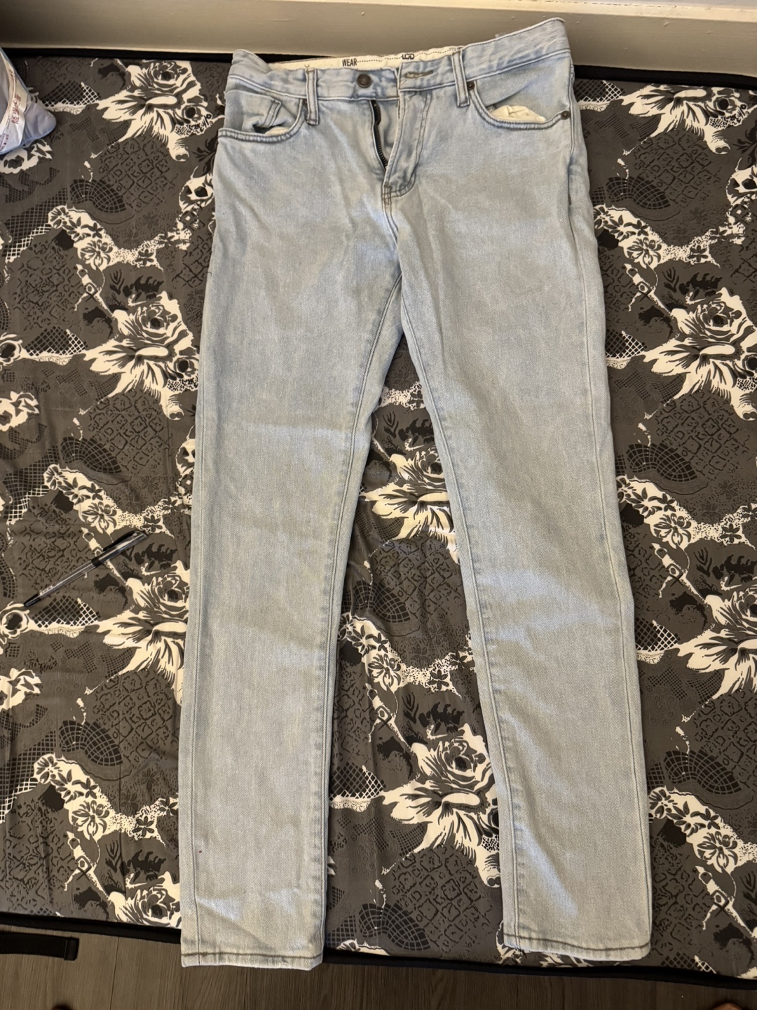 LOD Men's Light Wash Jeans - photo 3