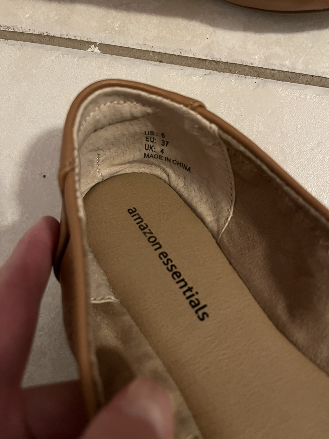 Amazon Essentials Women's Tan Flats - Size 6 - photo 2