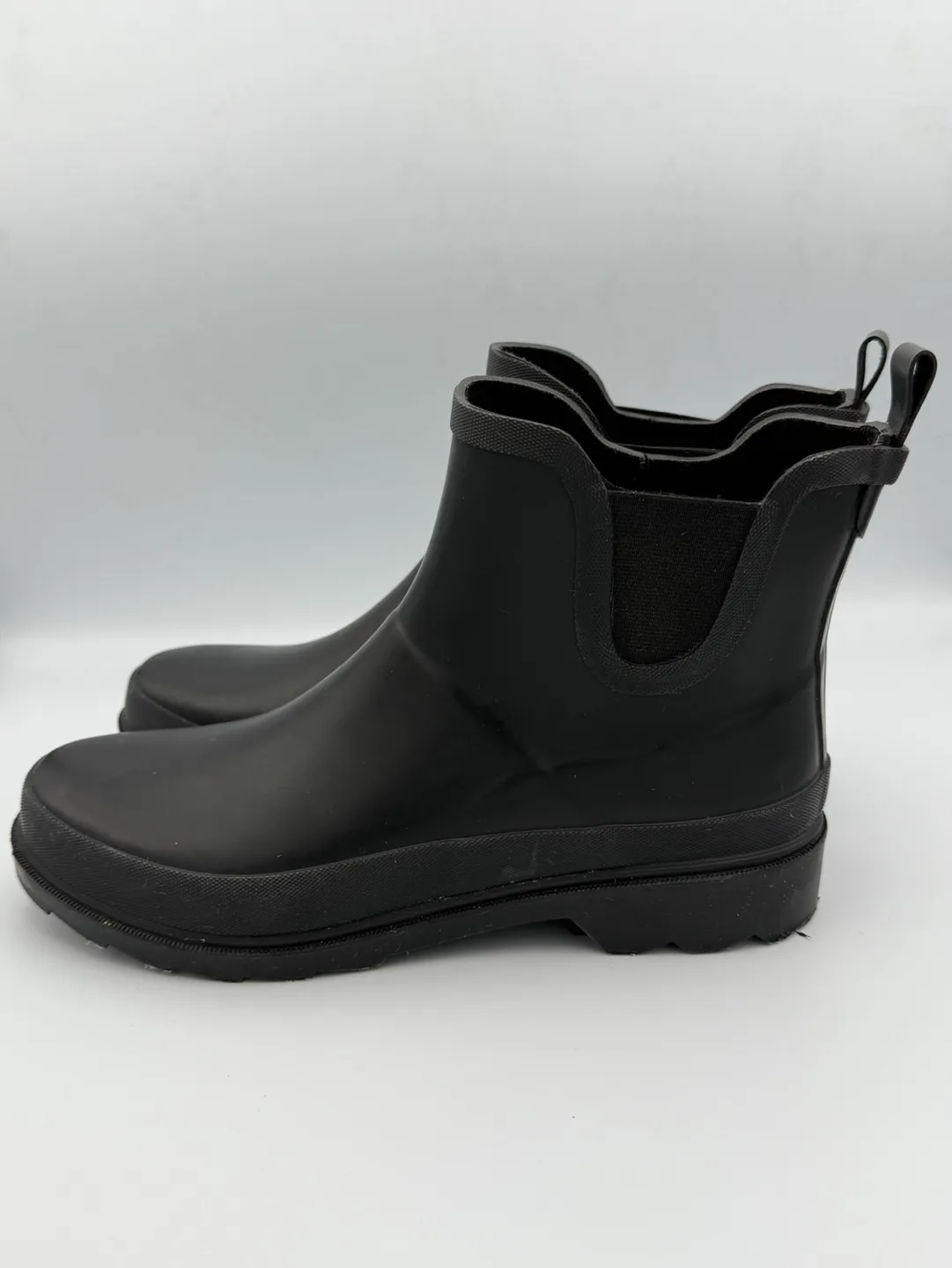 Time & Tru Black Rain Boots–Women's Size 9–Stylish & Waterproof! image indicator(2)