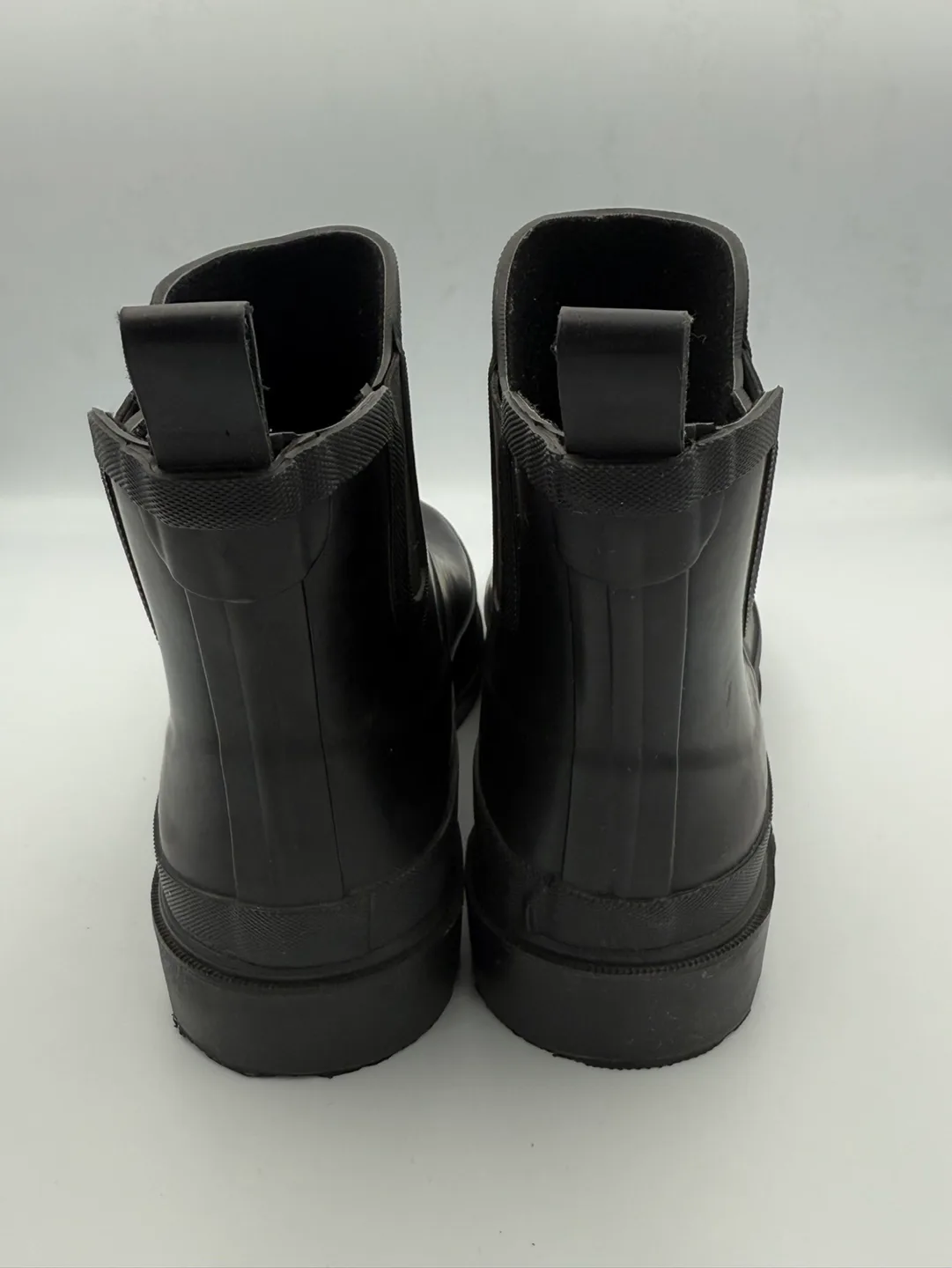 Time & Tru Black Rain Boots–Women's Size 9–Stylish & Waterproof! image indicator(3)