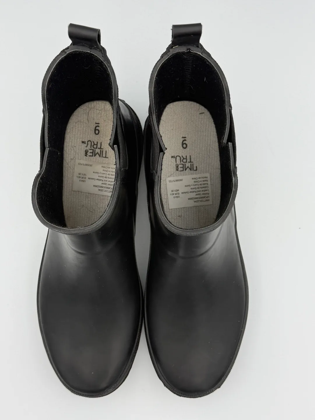 Time & Tru Black Rain Boots–Women's Size 9–Stylish & Waterproof! image indicator(6)