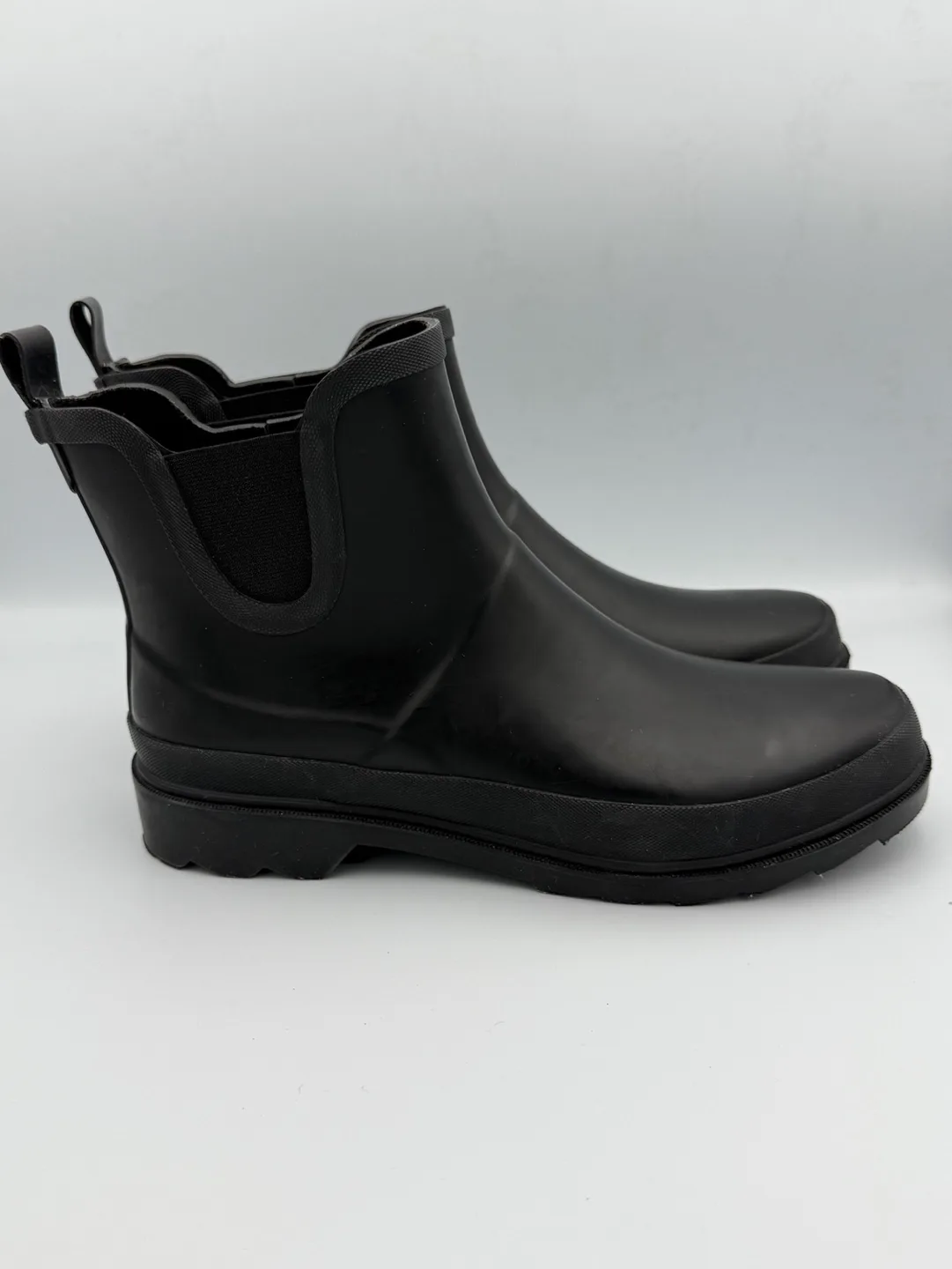 Time & Tru Black Rain Boots–Women's Size 9–Stylish & Waterproof! image indicator(4)