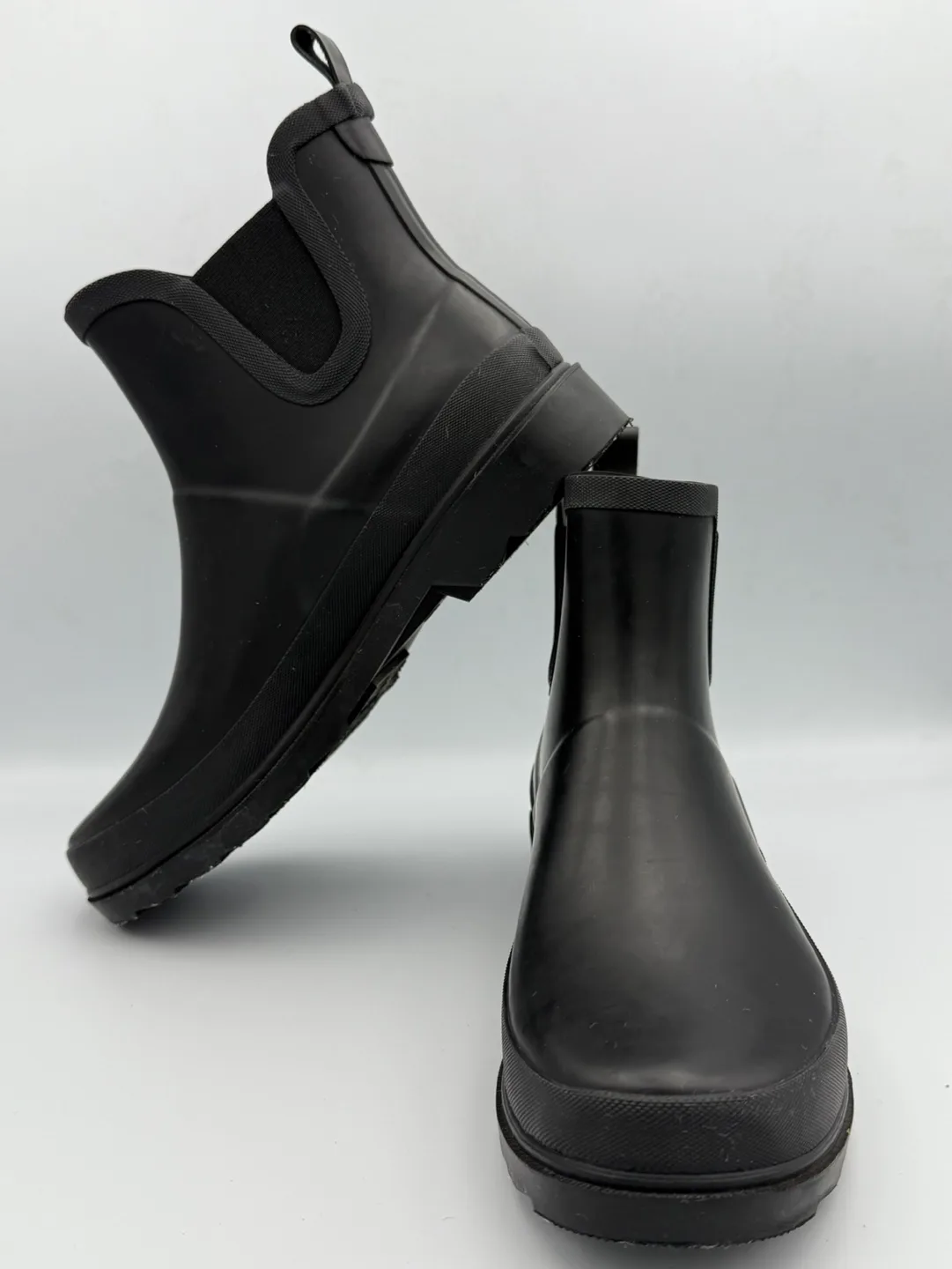 Time & Tru Black Rain Boots–Women's Size 9–Stylish & Waterproof! image indicator(7)