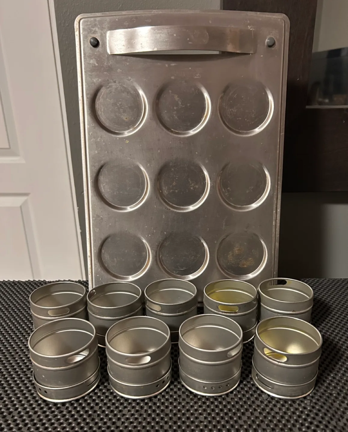 Stainless Steel Magnetic Spice Rack with 12 Jars image indicator(3)