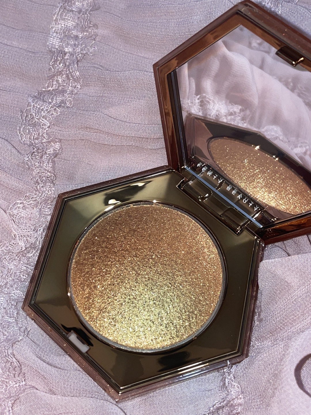 Fenty Beauty Diamond Bomb All-Over Diamond Veil - Cognac Candy