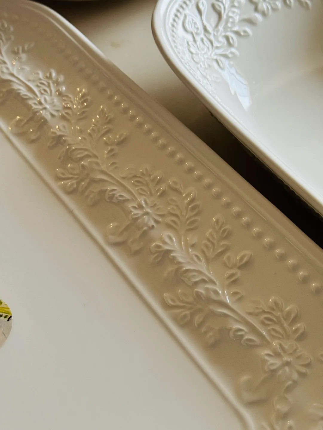 NEW Elegant 6pc Cream Serving  Set - Made in Italy image indicator(8)