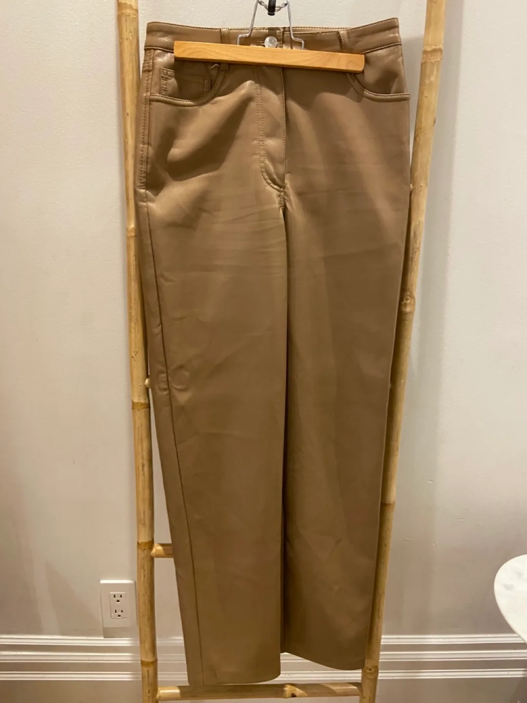 Aritzia Vegan Leather Pants in Gold Camel - Size 4 image indicator(3)