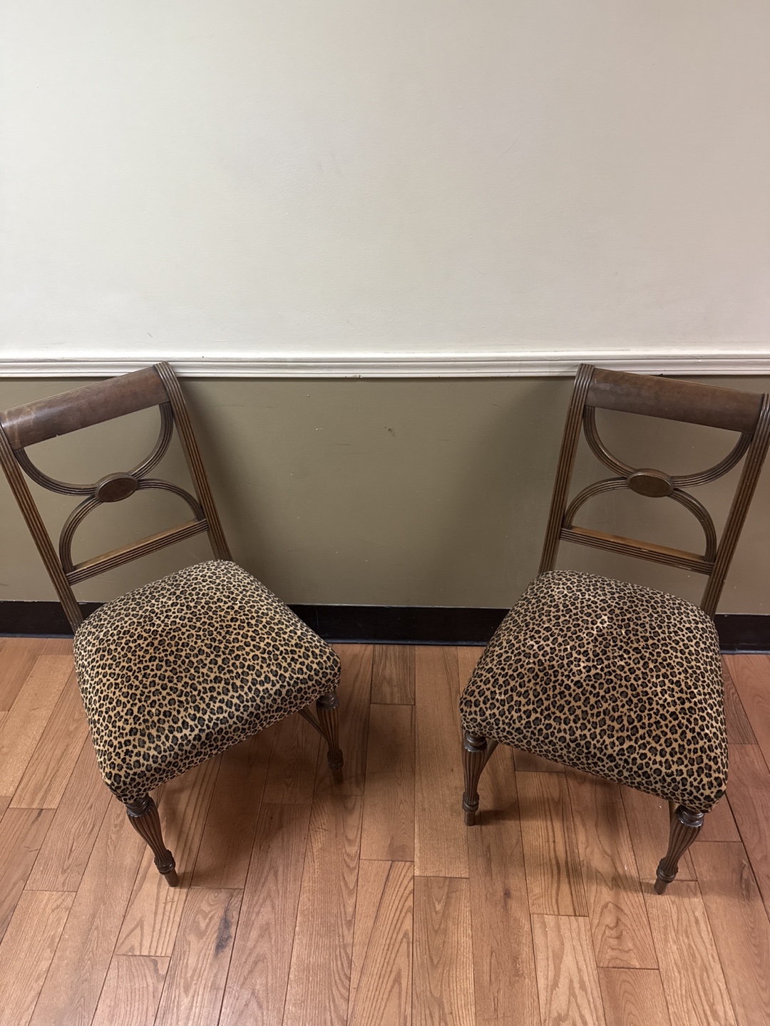 Pair of Leopard Print Upholstered Chairs - photo 2