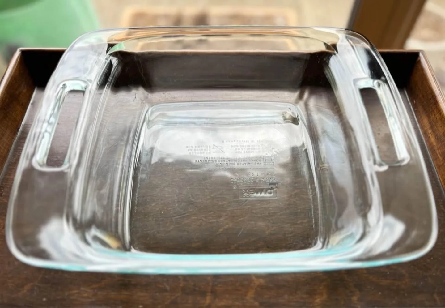 Pyrex Square Bakeware with Red Lid Built-in Handles, Like New image indicator(5)