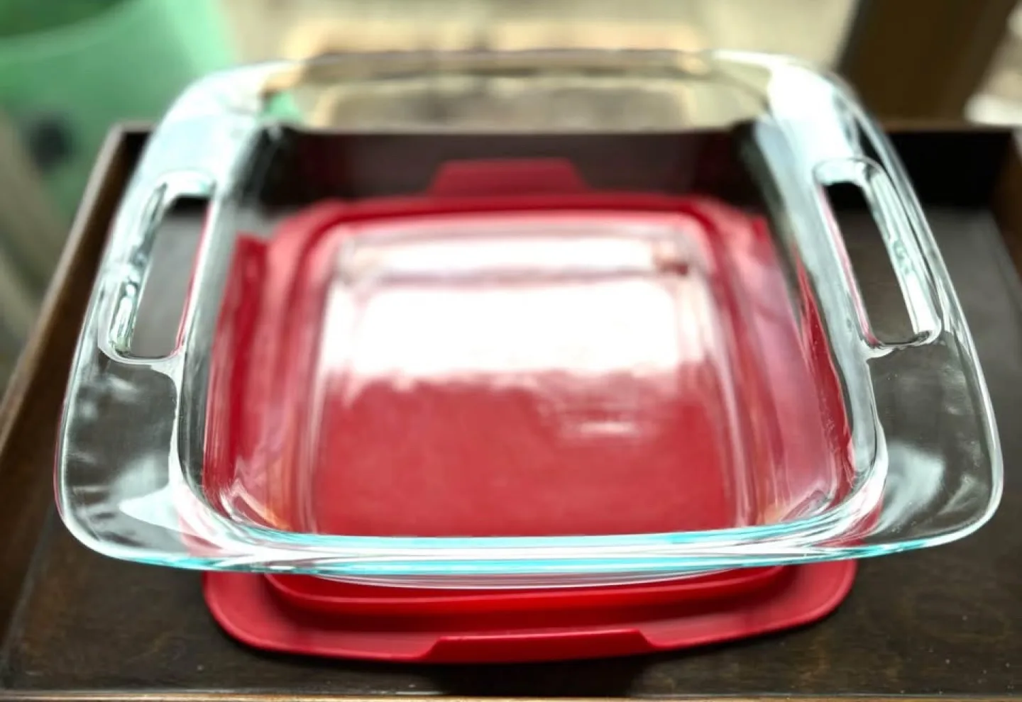 Pyrex Square Bakeware with Red Lid Built-in Handles, Like New image indicator(3)