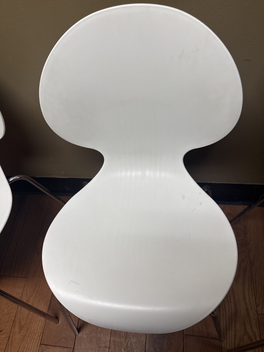 Set of Four White Plastic Chairs with Chrome Legs - photo 5