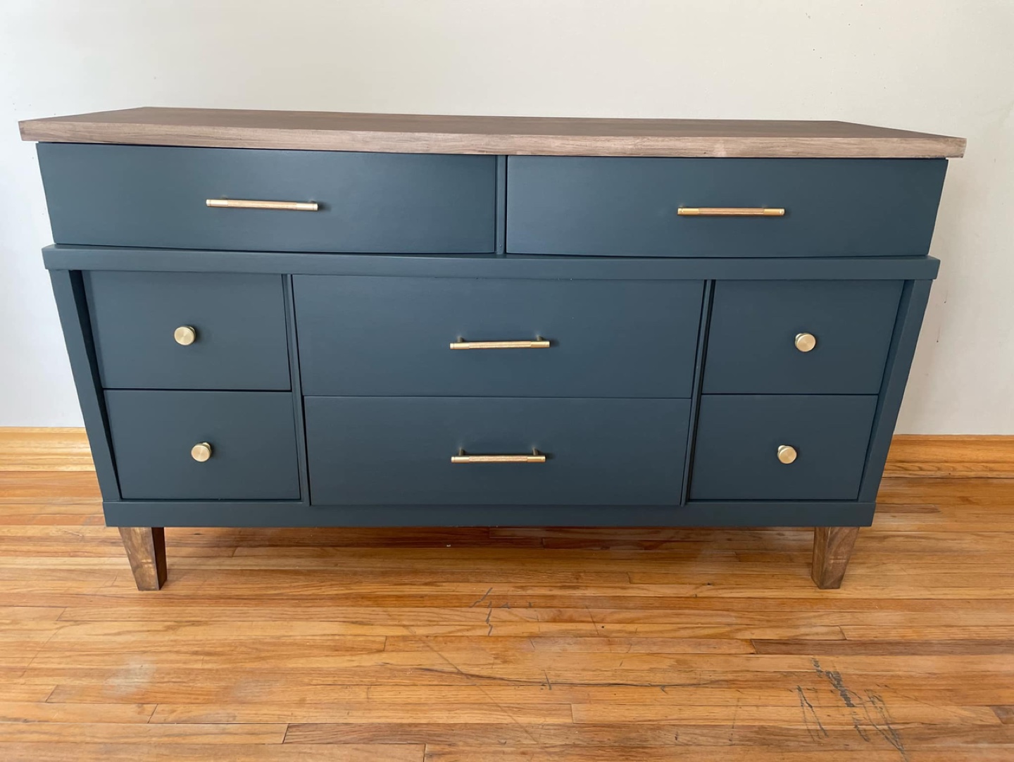 Mid-Century Modern Dresser - Refurbished - photo 4