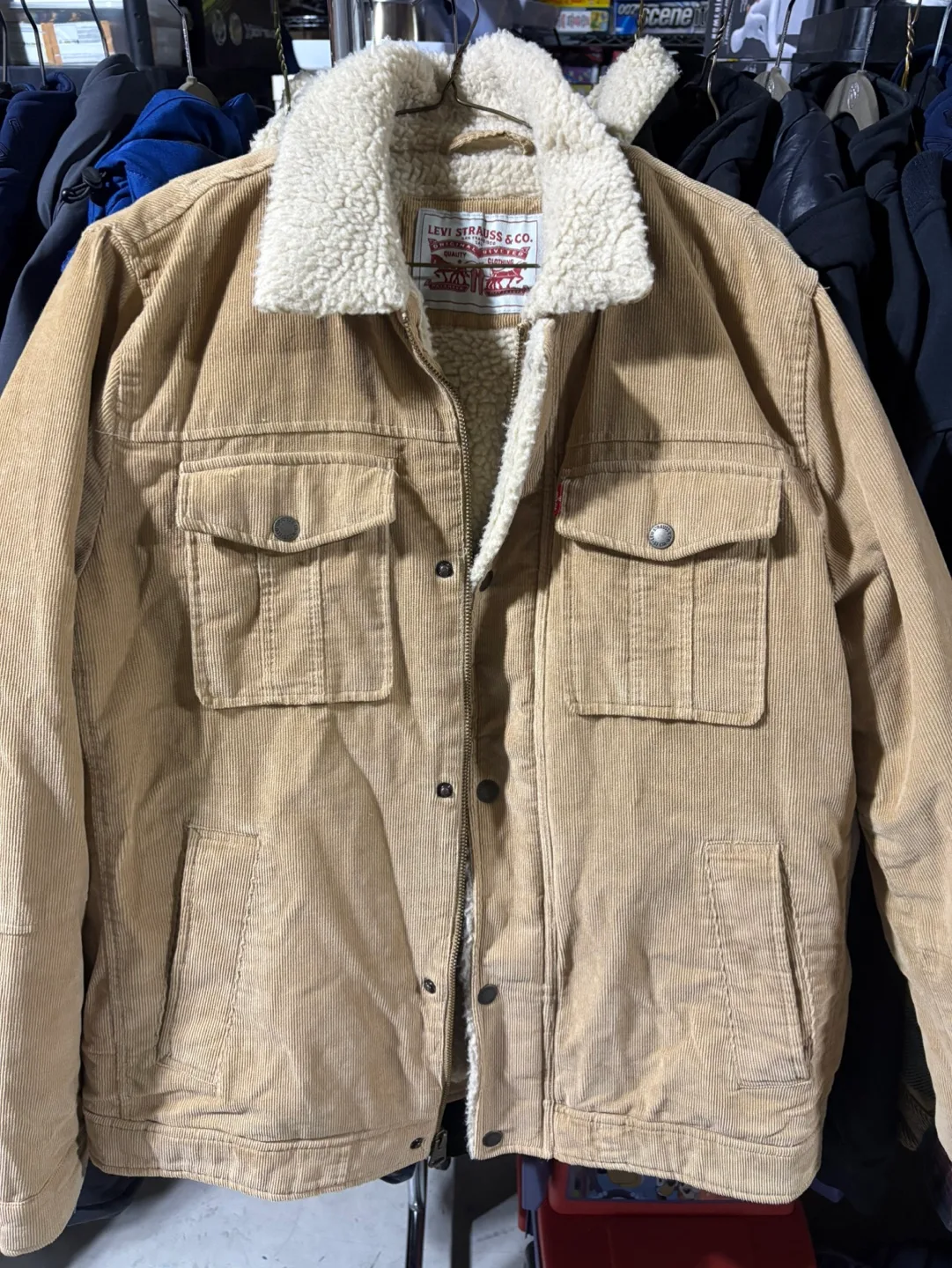 Levi's mens Corduroy Sherpa Lined Trucker Jacket image indicator(3)