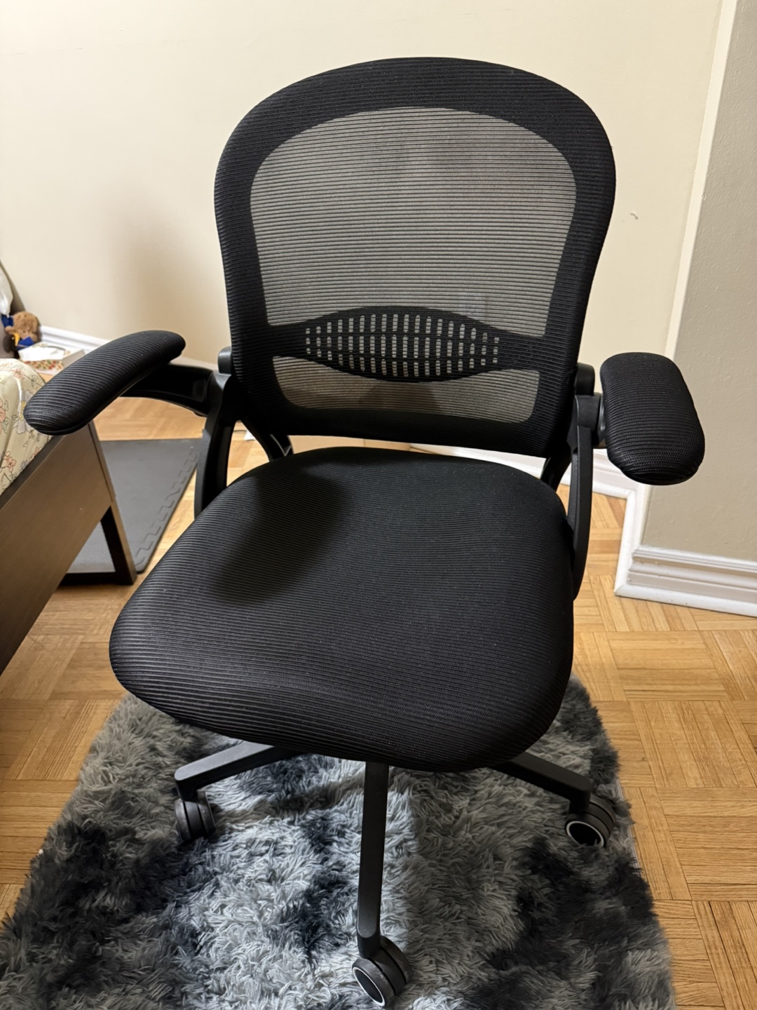 Black Mesh ergonomic Office Chair with Adjustable Arms - photo 3