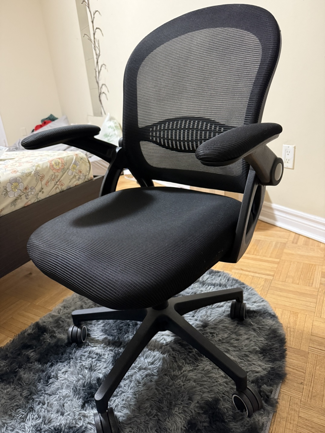Black Mesh ergonomic Office Chair with Adjustable Arms - photo 2