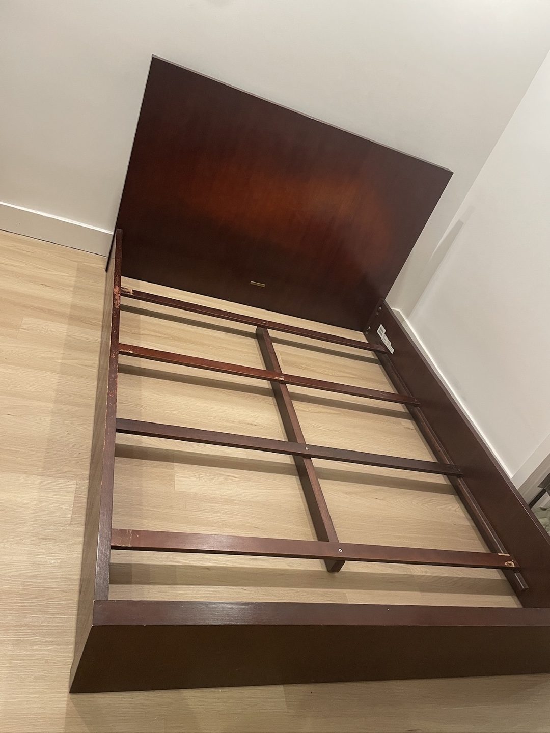Ethan Allen Morgan Queen Bed Frame (Need gone ASAP!) 🥕 - photo 2