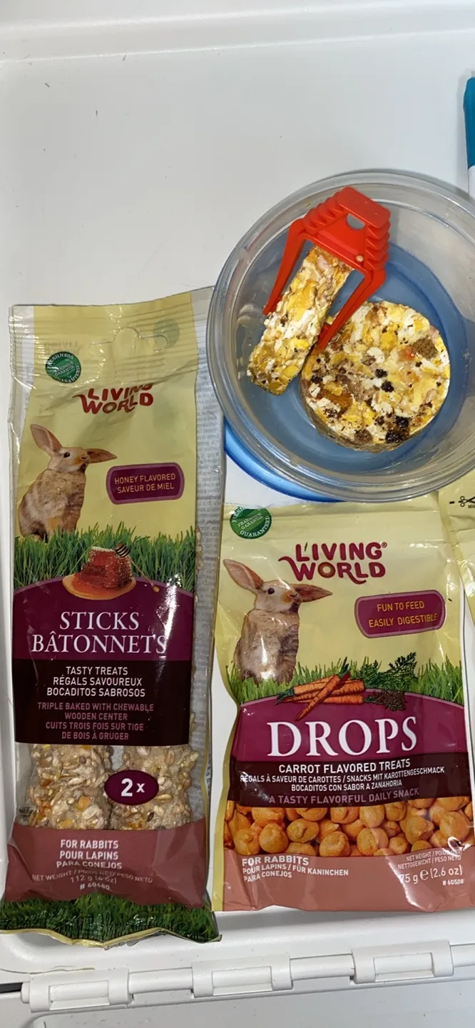 small animal treats image indicator(2)