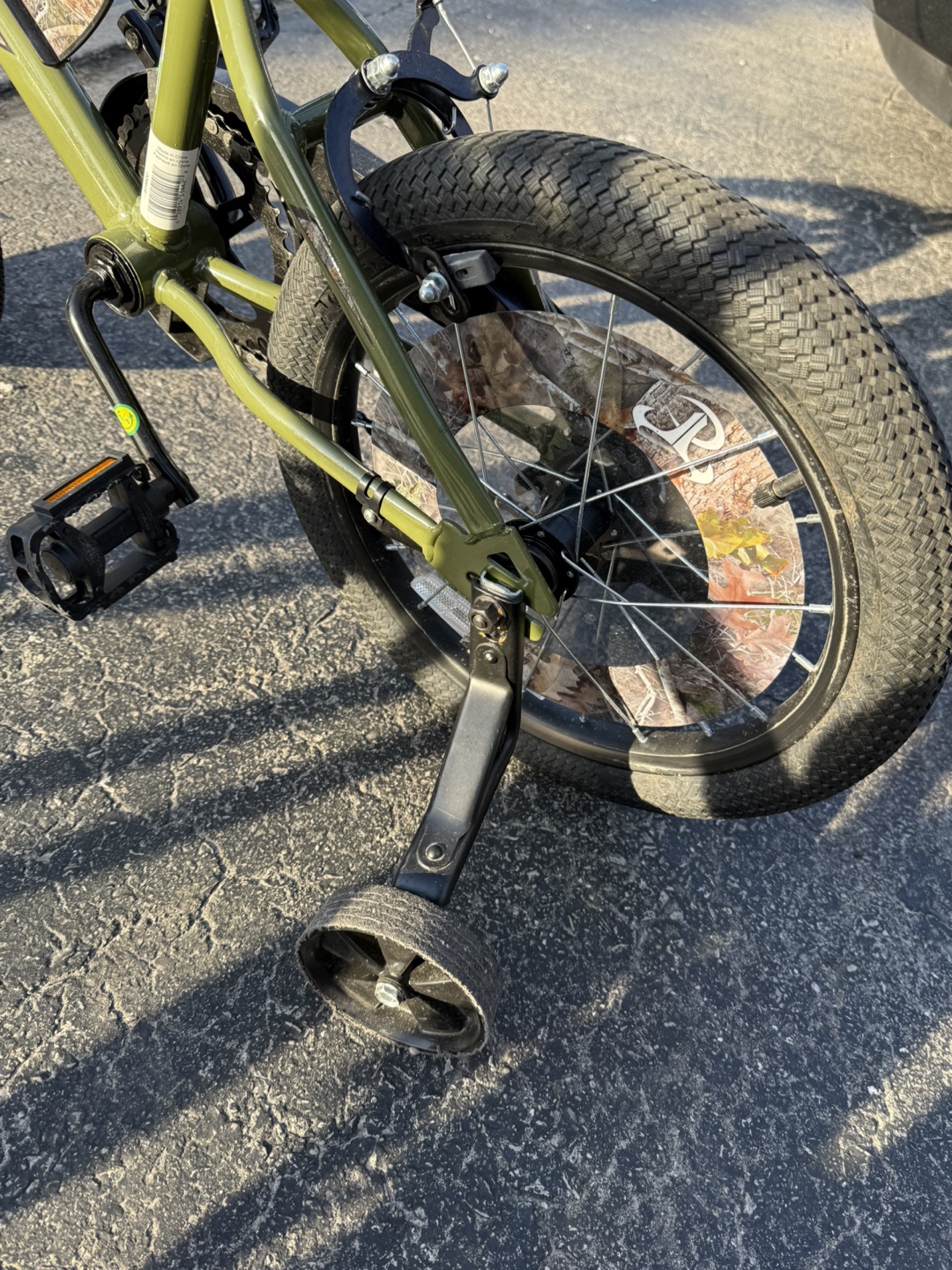 Huffy 16-inch Green Bike with Training Wheels - photo 2