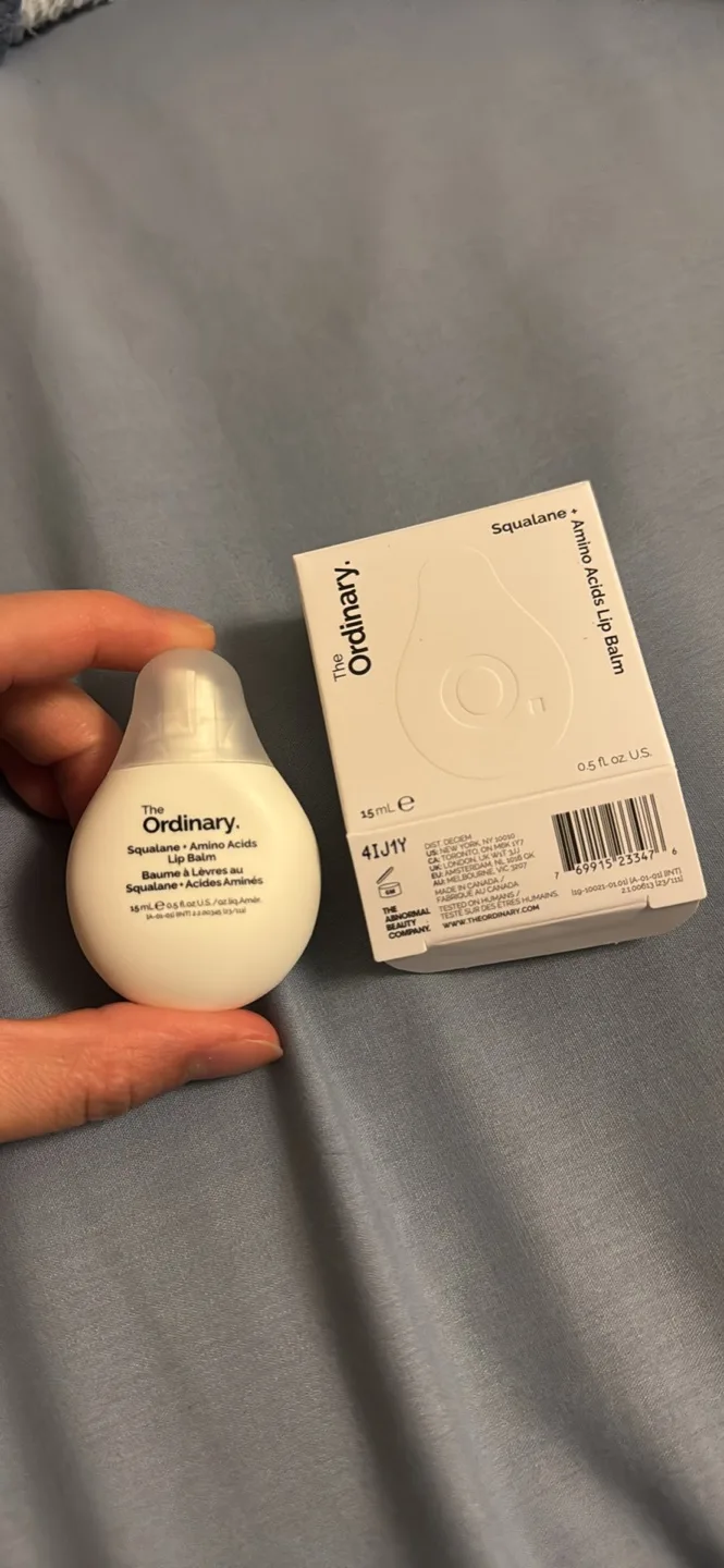 The Ordinary Squalane + Amino Acids Hydrating Lip Balm image indicator(3)