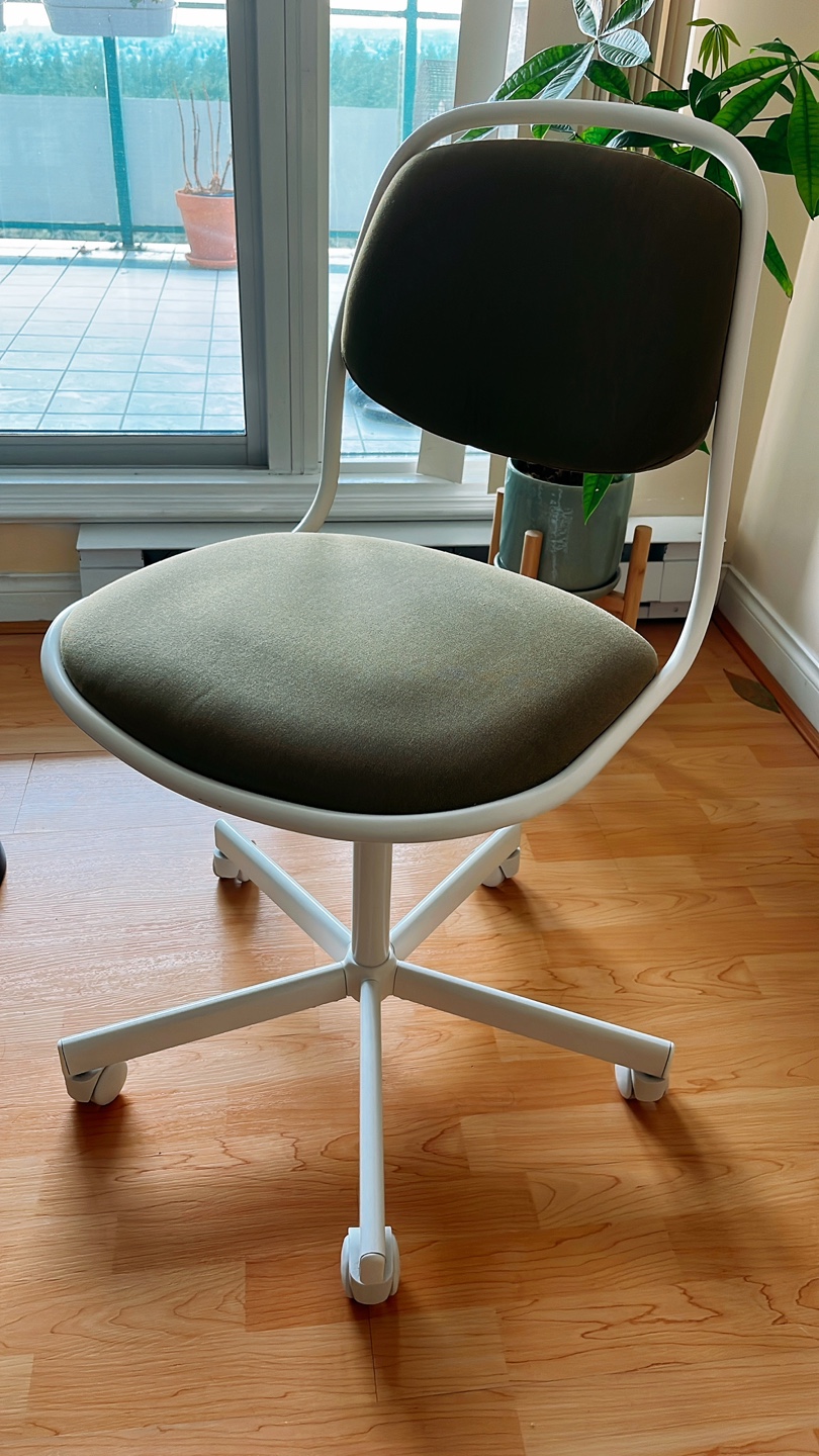 IKEA Swivel Chair - Olive Green - photo 2