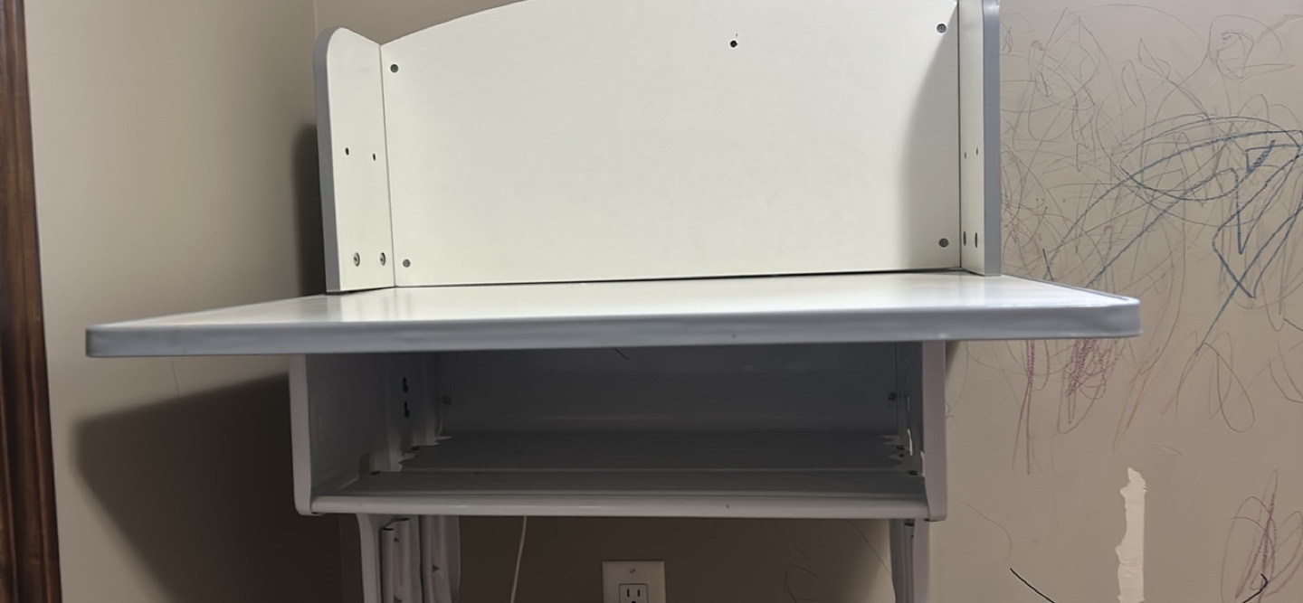 Kids Adjustable Height Desk and Chair Set - photo 4