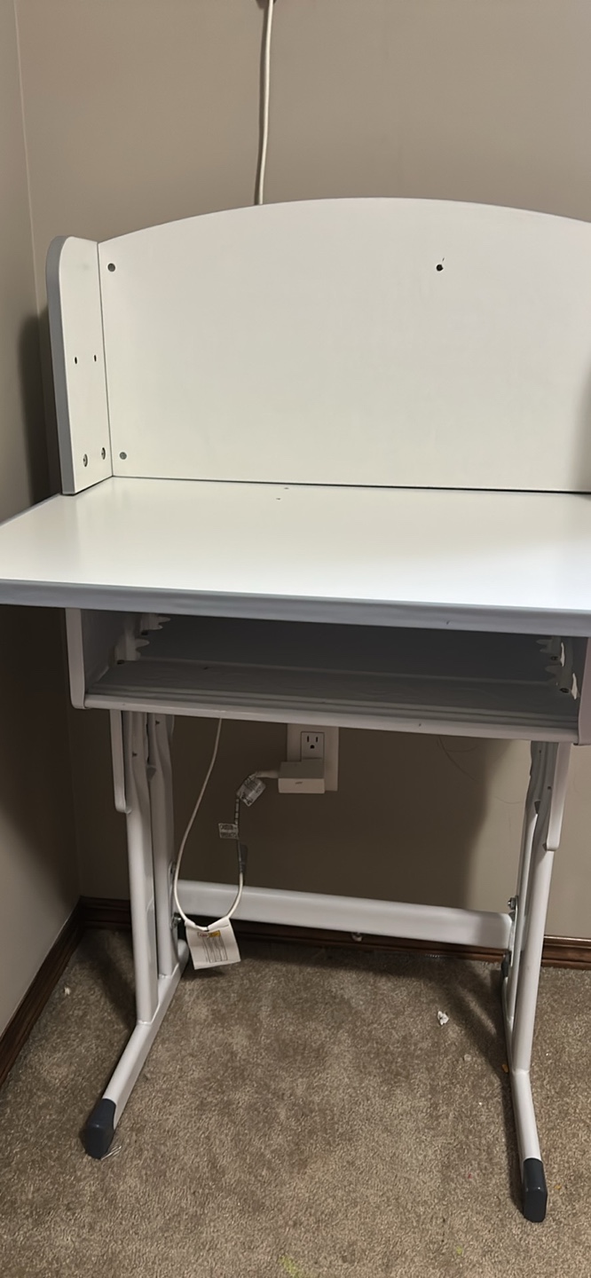 Kids Adjustable Height Desk and Chair Set - photo 2