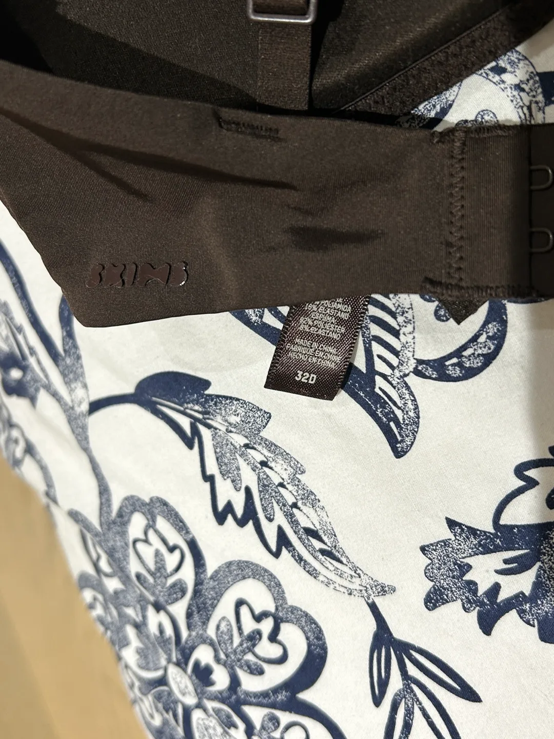 SKIMS T-Shirt Wireless Form Demi Bra image indicator(2)