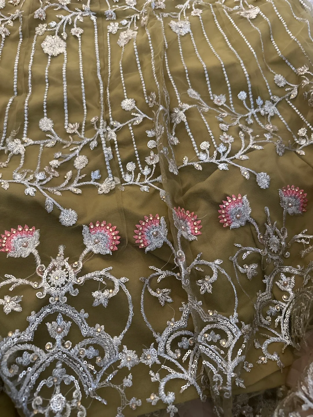 Beautiful Embroidered Pakistani Shalwar Kameez image indicator(3)