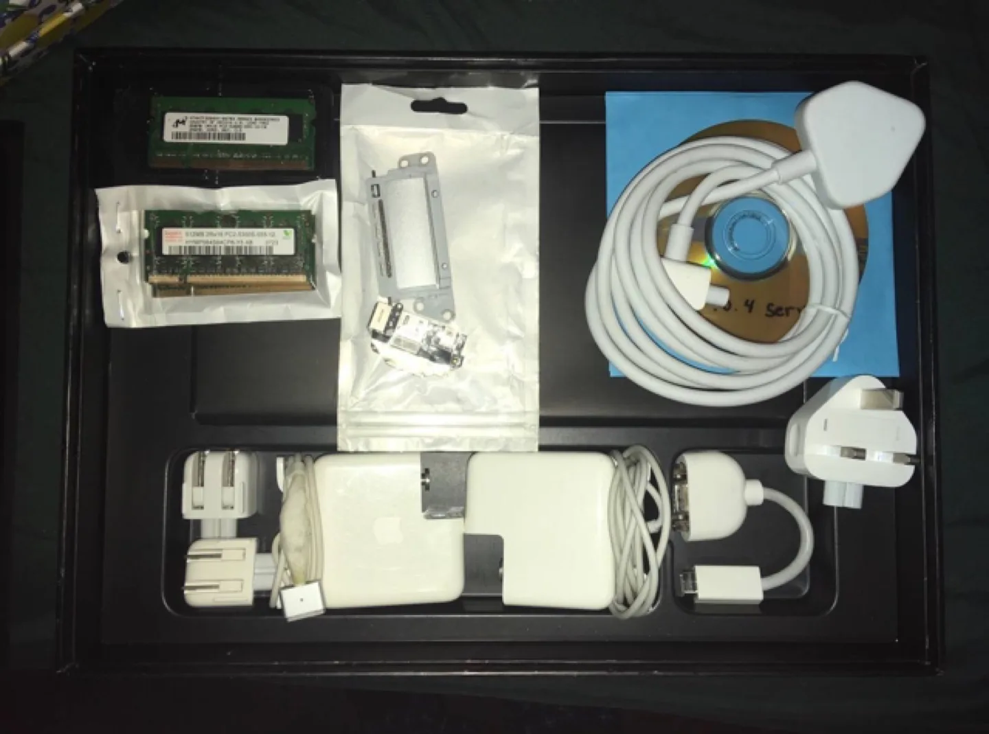 Older Mac Air Box and Accessories Combo image indicator(3)