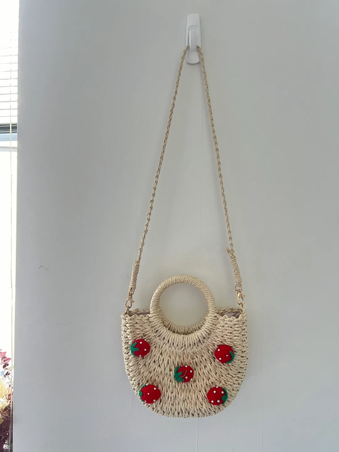 Handwoven straw bag with crochet strawberries - NEW image indicator(5)